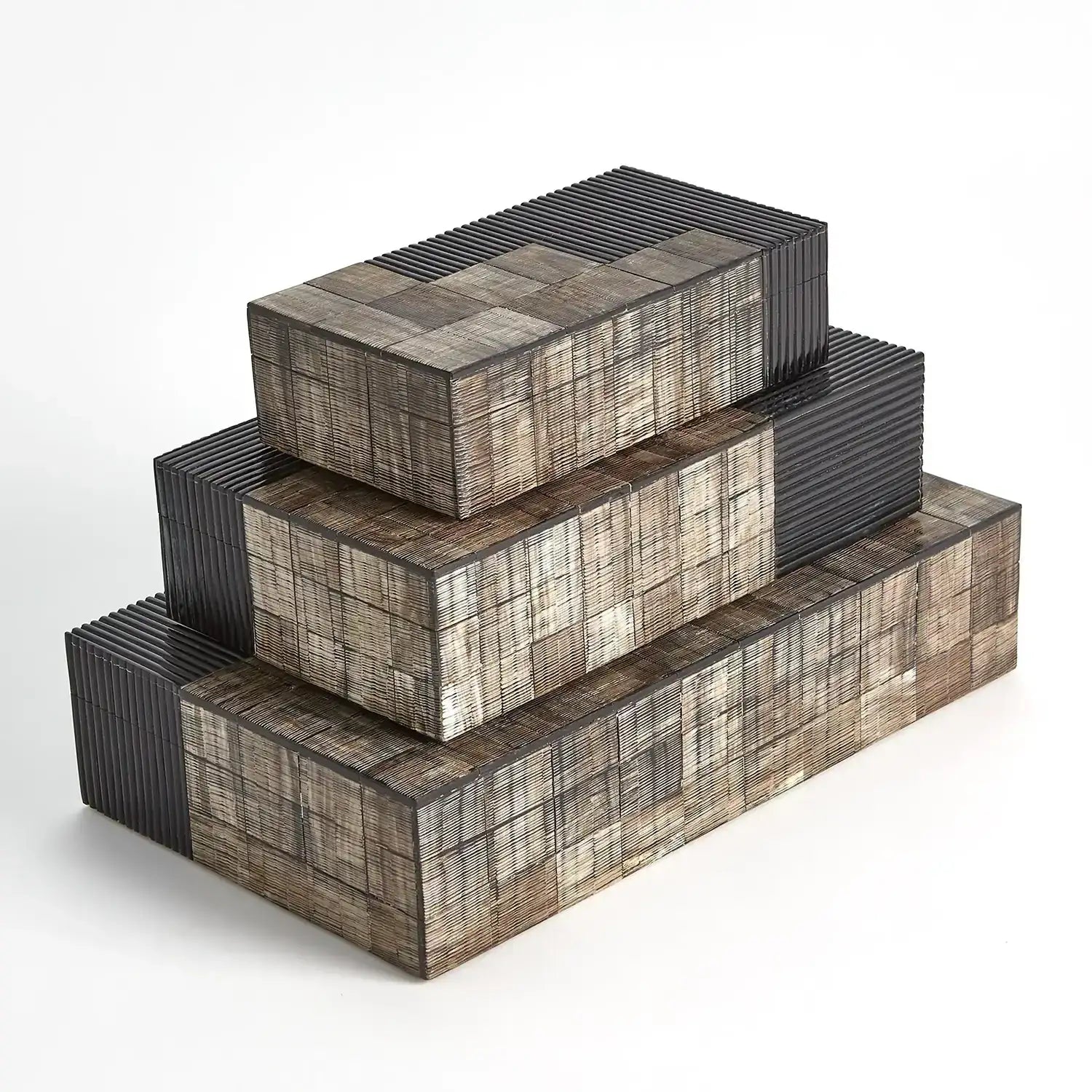 GLOBAL VIEWS GILLES RIBBED HORN/RESIN BOX - Decorative Accents