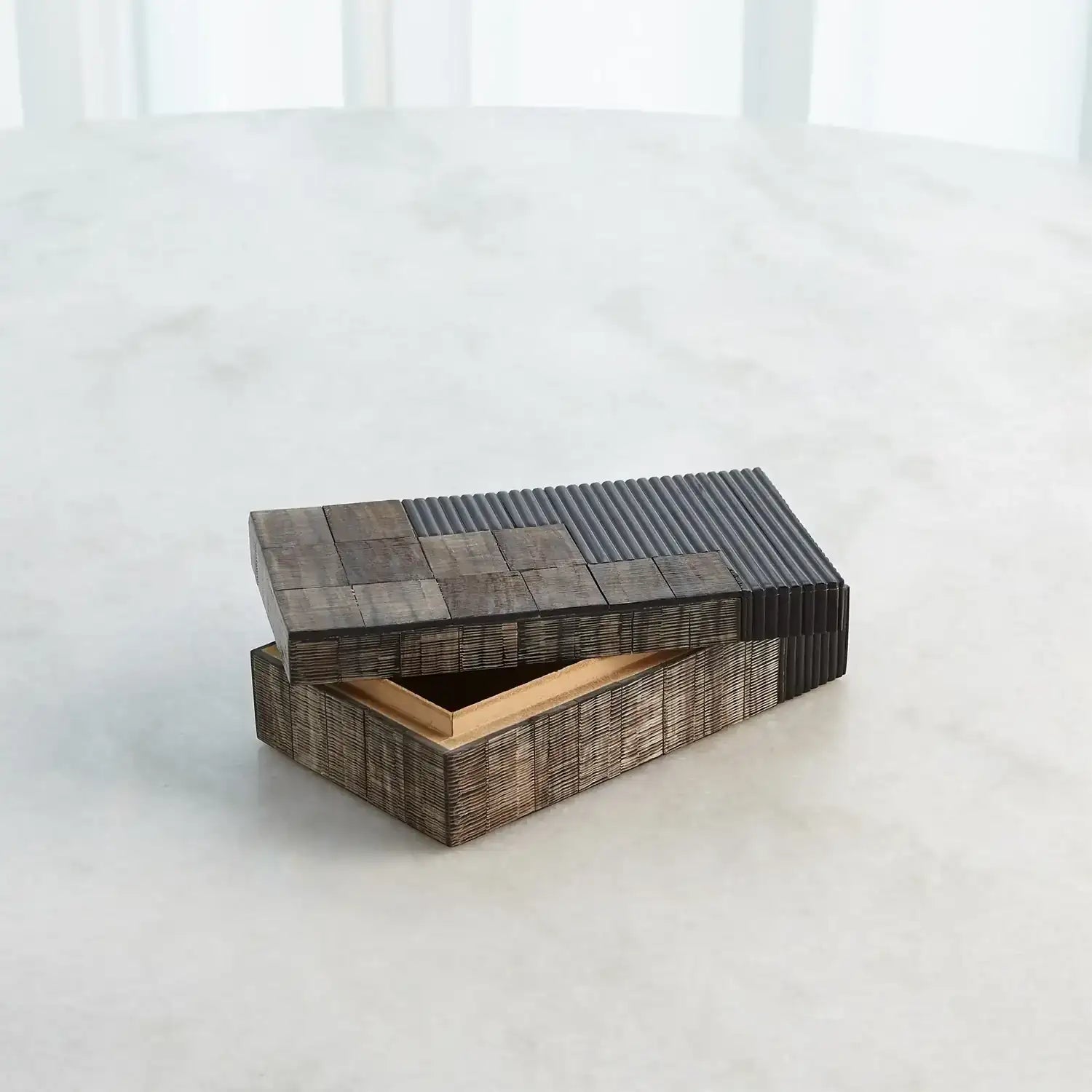 GLOBAL VIEWS GILLES RIBBED HORN/RESIN BOX - Decorative Accents