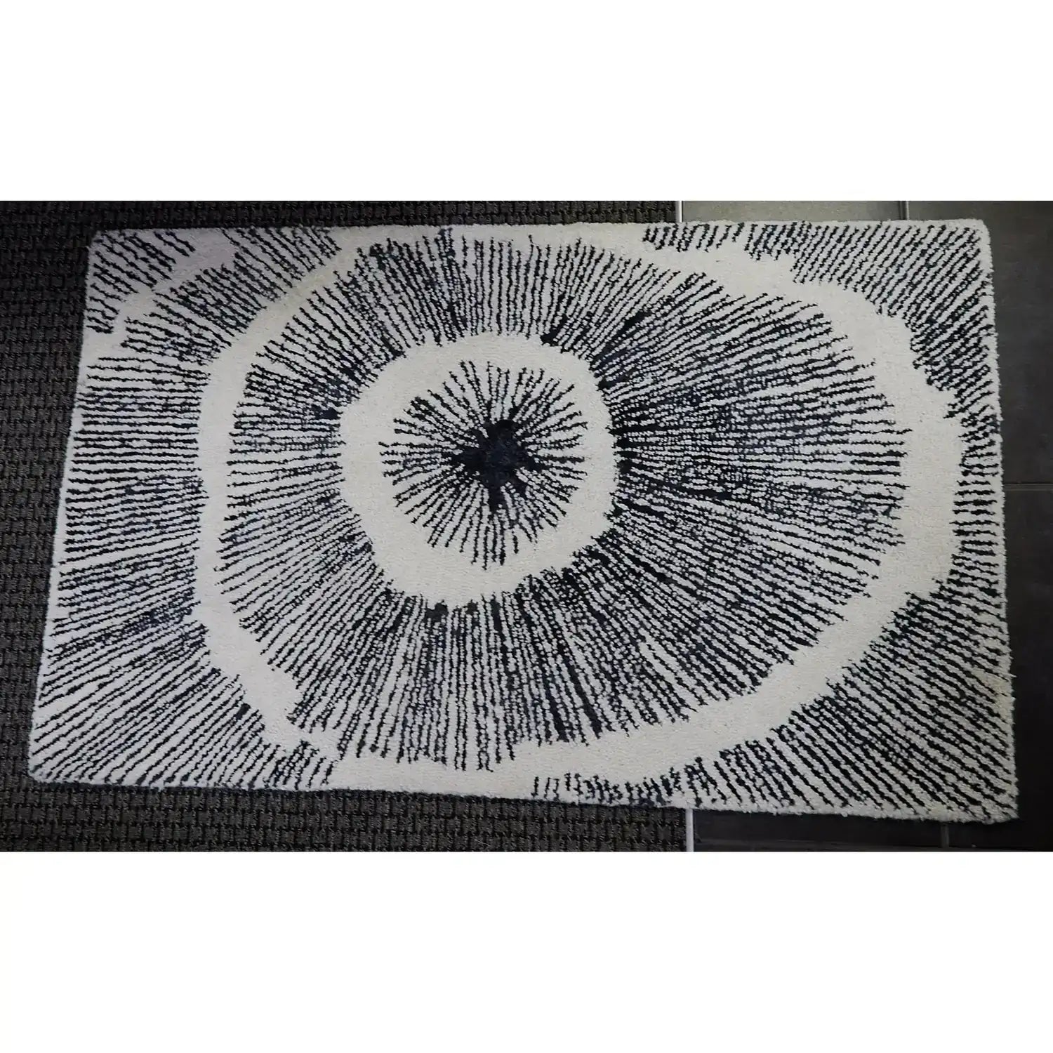 GLOBAL VIEWS BURST RUG - Rugs