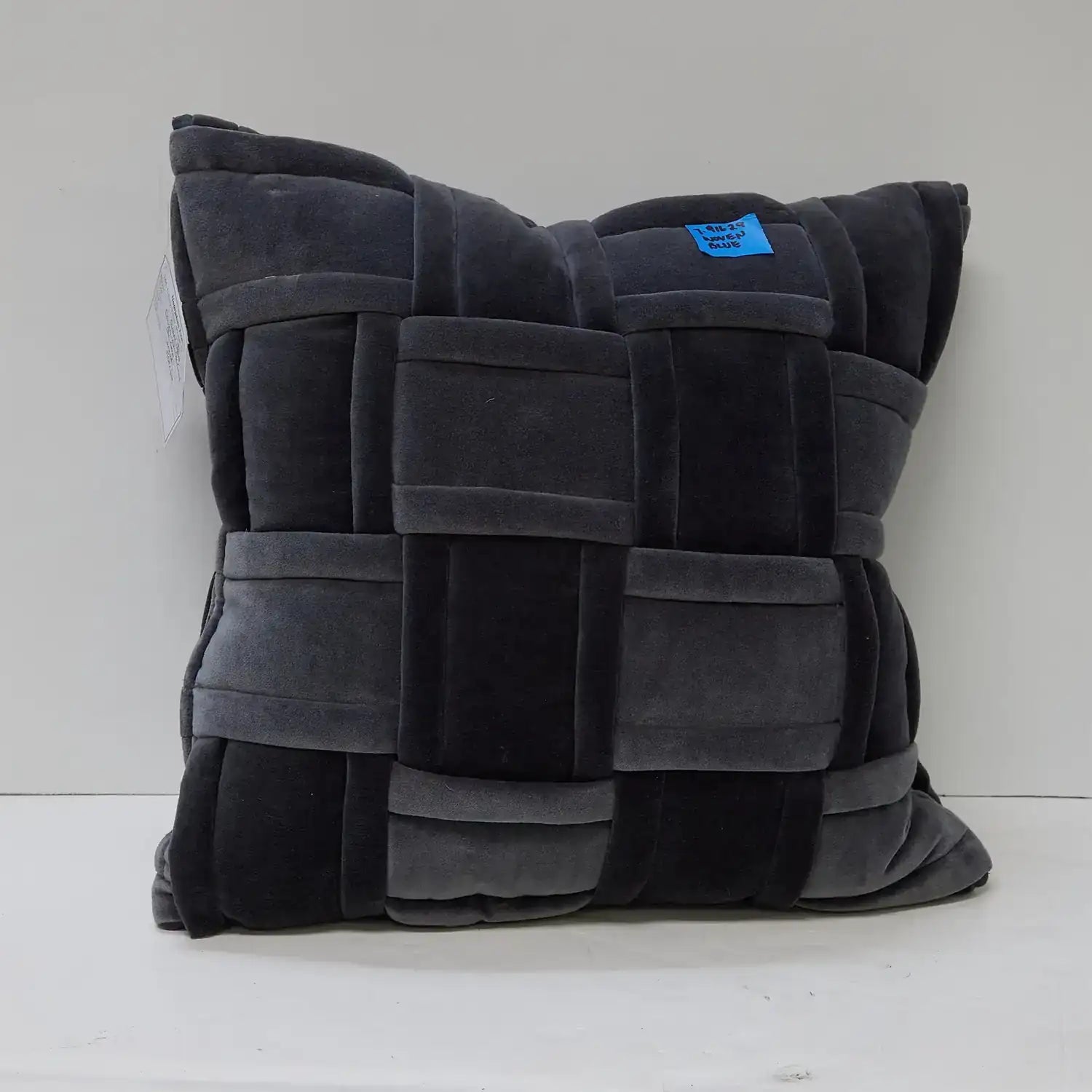 GLOBAL VIEWS WOVEN PILLOW - Decorative Accents