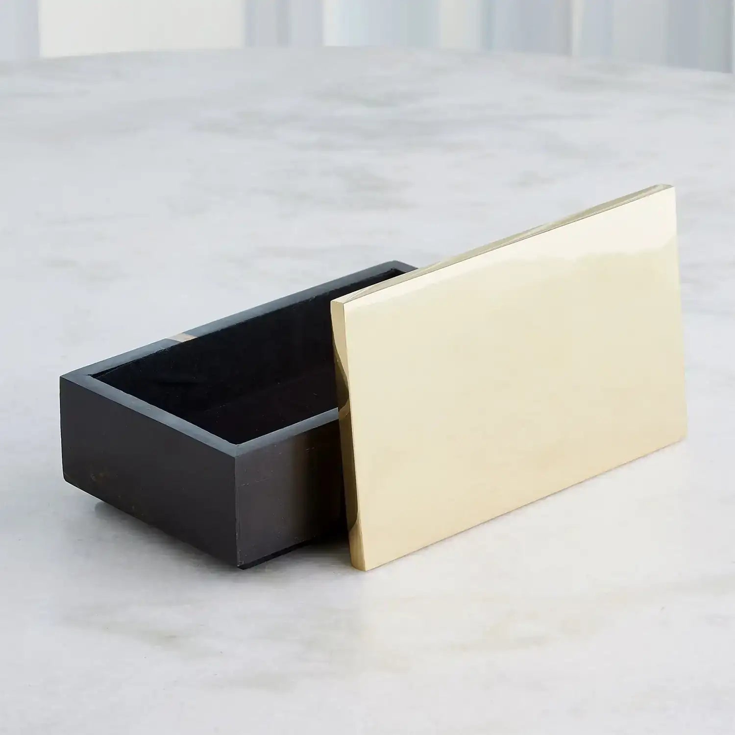 GLOBAL VIEWS COSMOPOLITAN RECTANGLE BOX - Decorative Accents