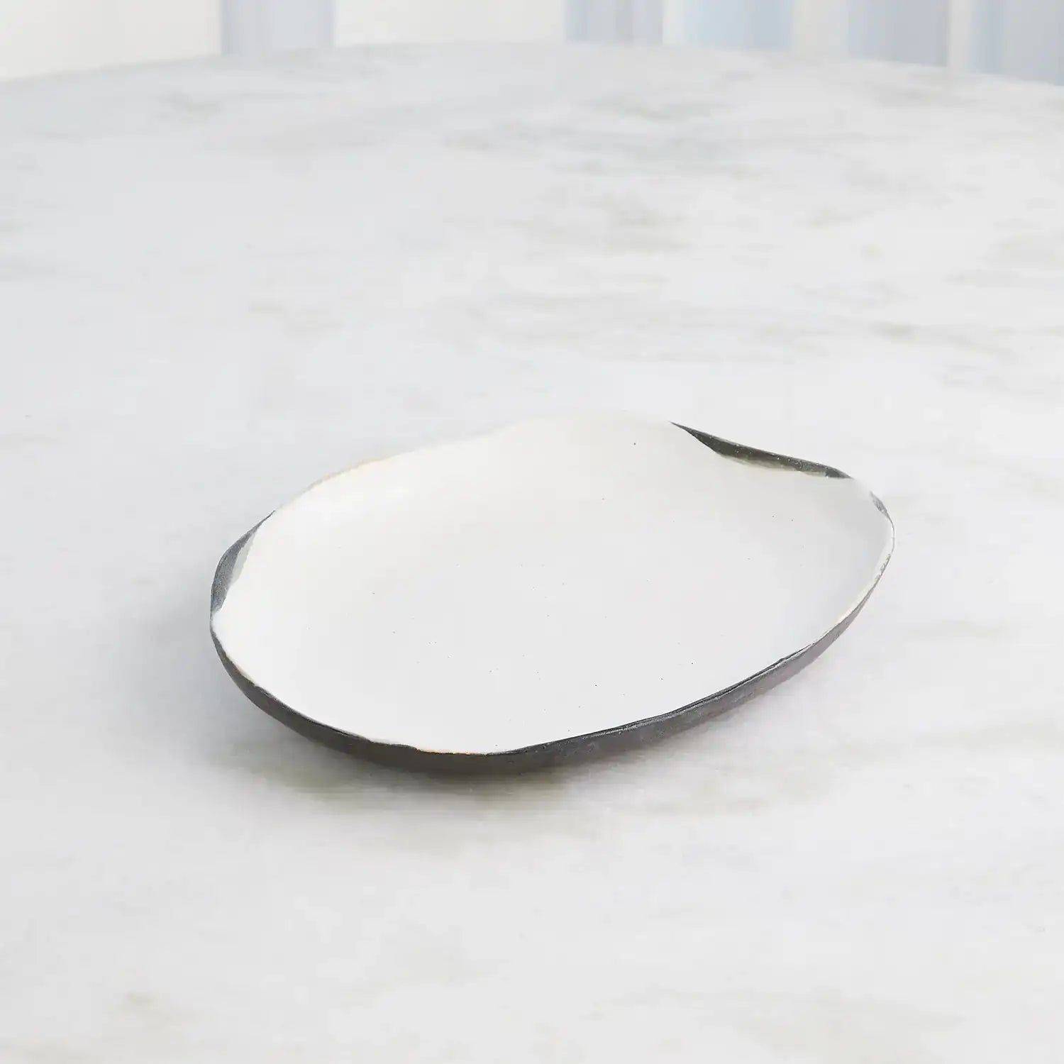 GLOBAL VIEWS RUMBLE PLATTER - Decorative Accents