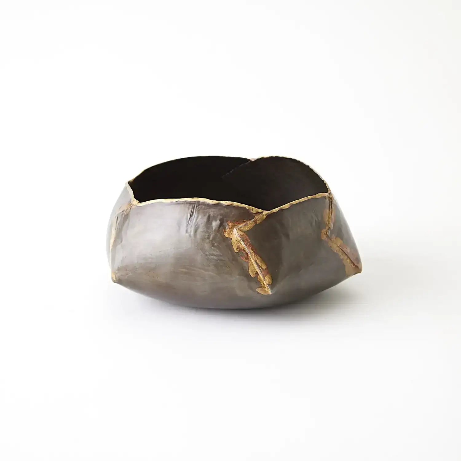 GLOBAL VIEWS PLEATED ARMOR BOWL - Decorative Accents