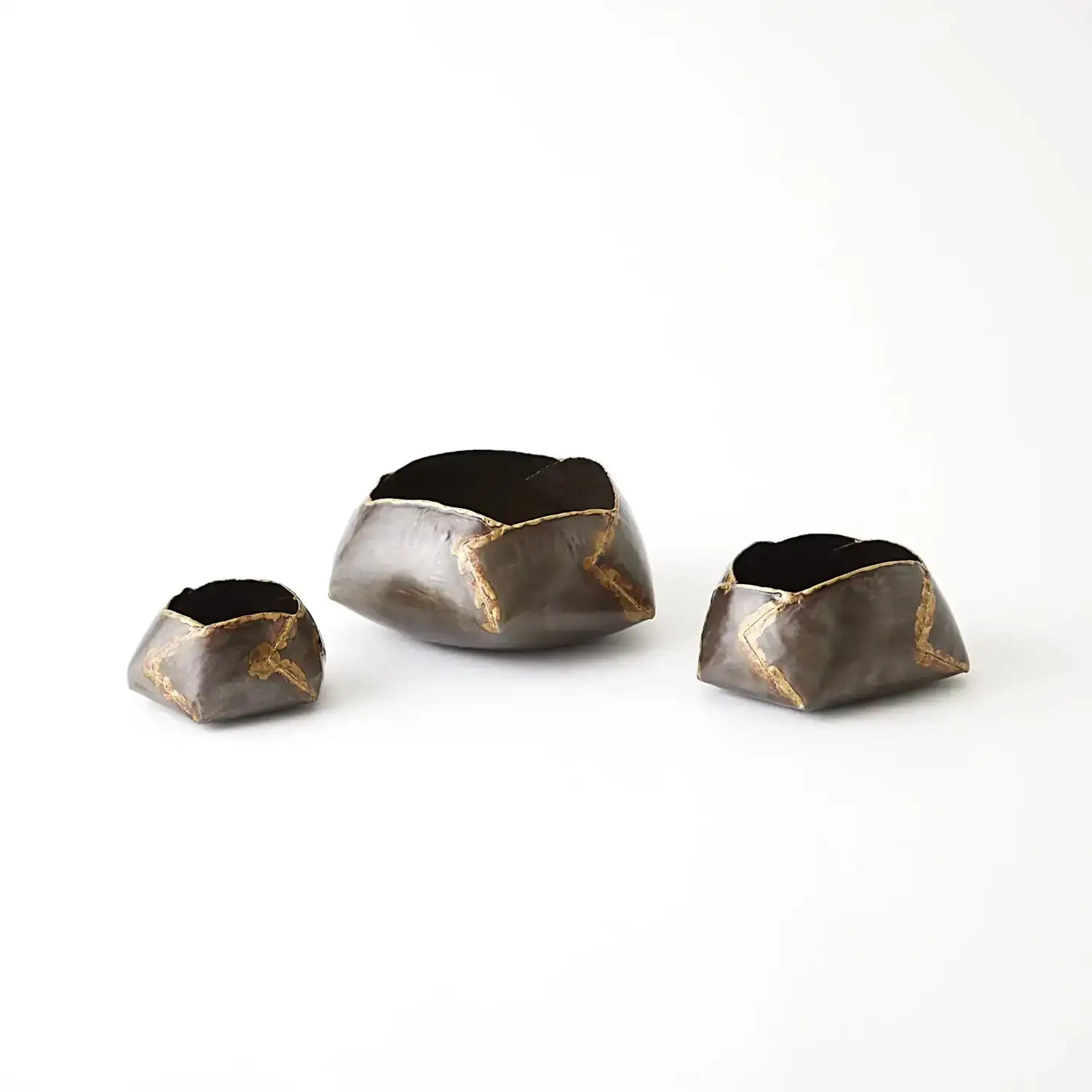 GLOBAL VIEWS PLEATED ARMOR BOWL - Decorative Accents