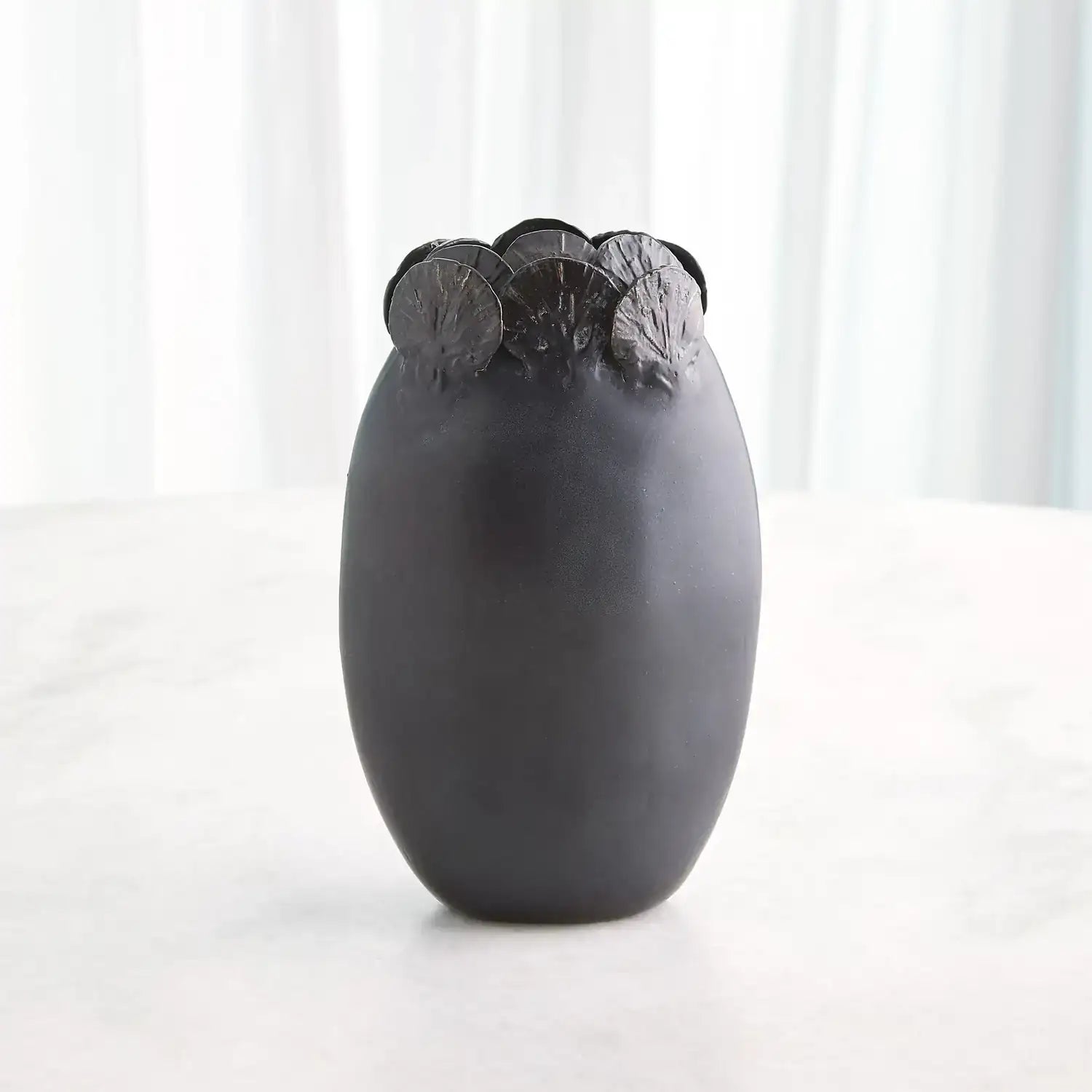 GLOBAL VIEWS SAND DOLLAR VASE - Decorative Accents