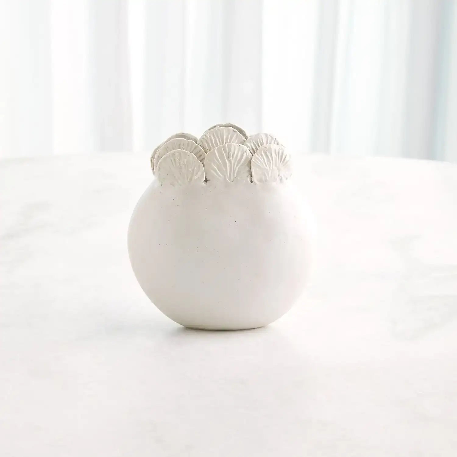 GLOBAL VIEWS SAND DOLLAR VASE - Decorative Accents