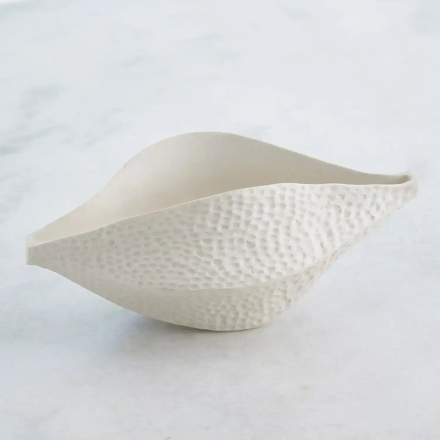 GLOBAL VIEWS PORCELAIN POD - Decorative Accents