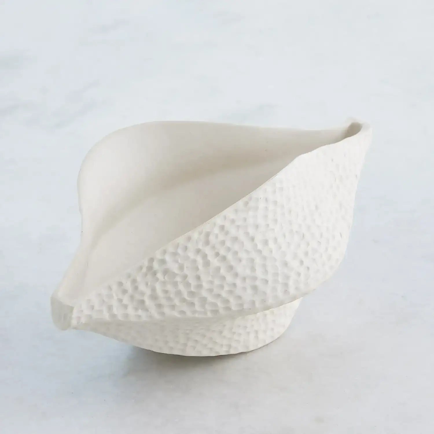 GLOBAL VIEWS PORCELAIN POD - Decorative Accents