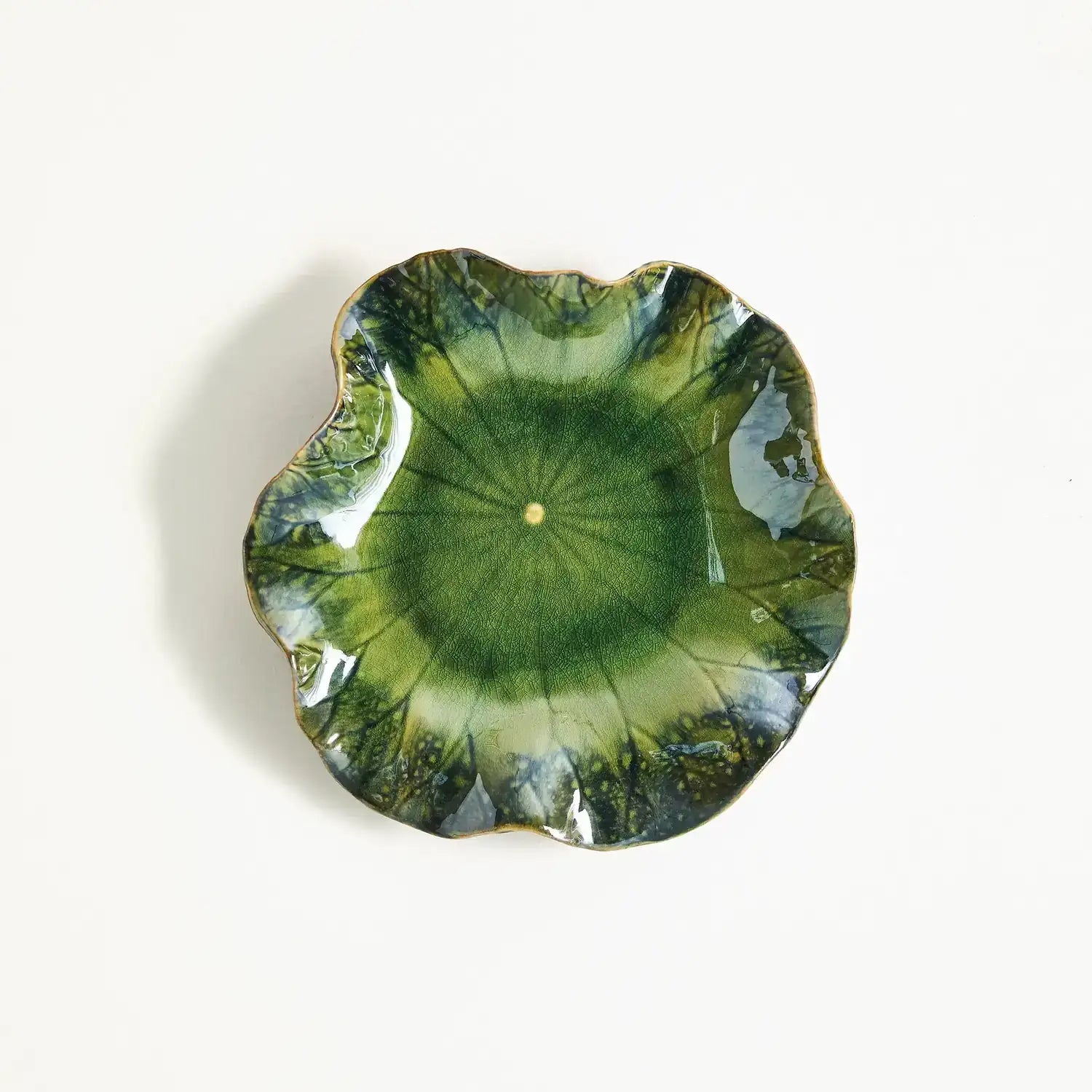 GLOBAL VIEWS FREE FORMED LILY PLATE - Decorative Accents