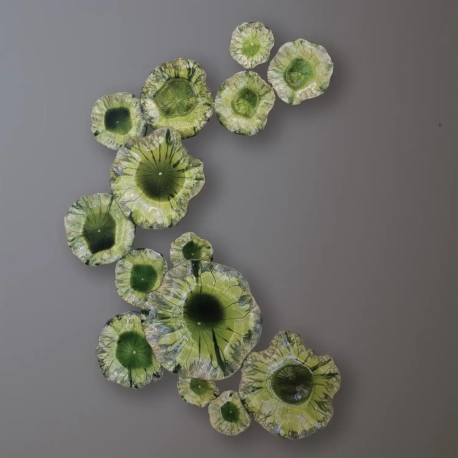 GLOBAL VIEWS FREE FORMED LILY PLATE - Decorative Accents