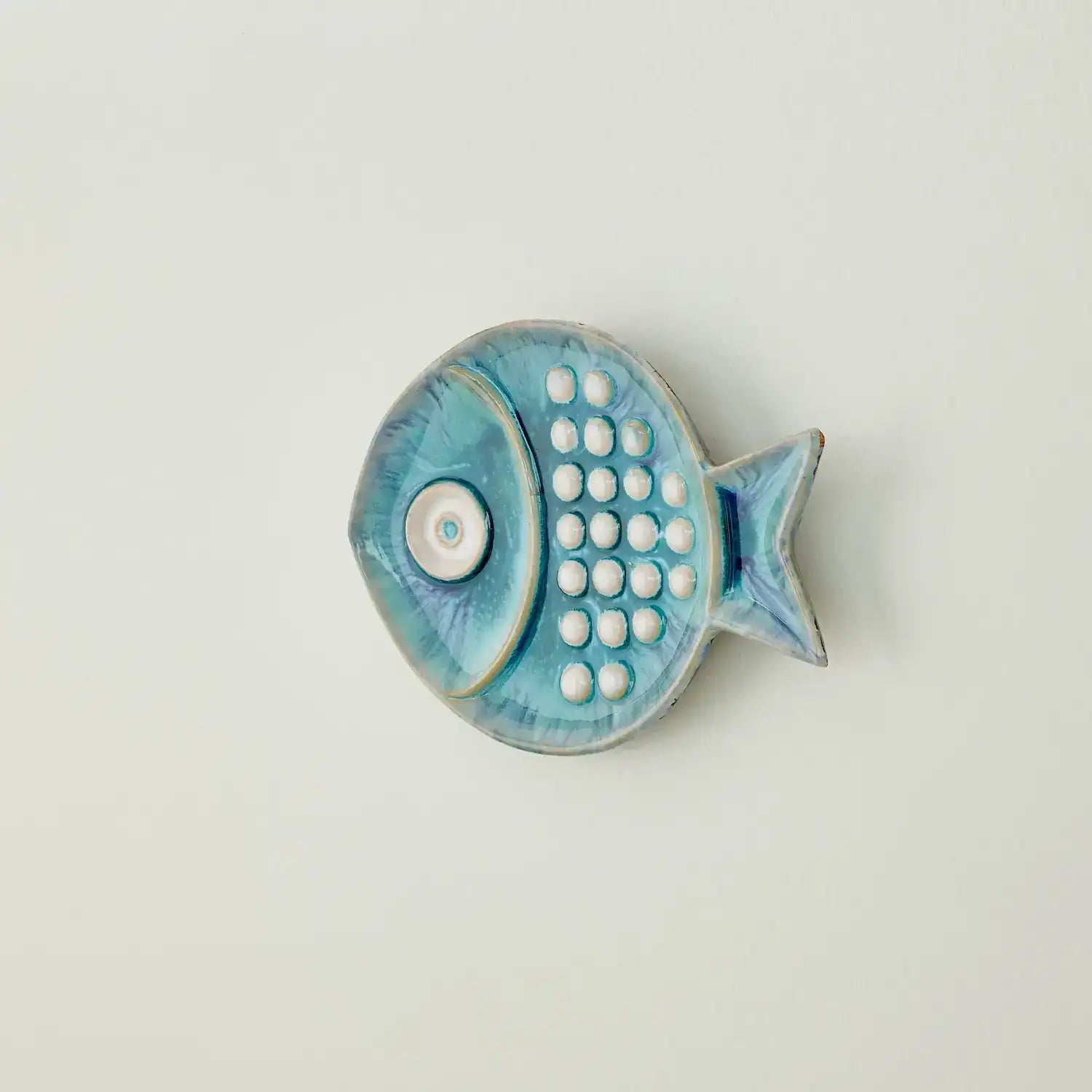 GLOBAL VIEWS BLUE FISH PLATE - Decorative Accents