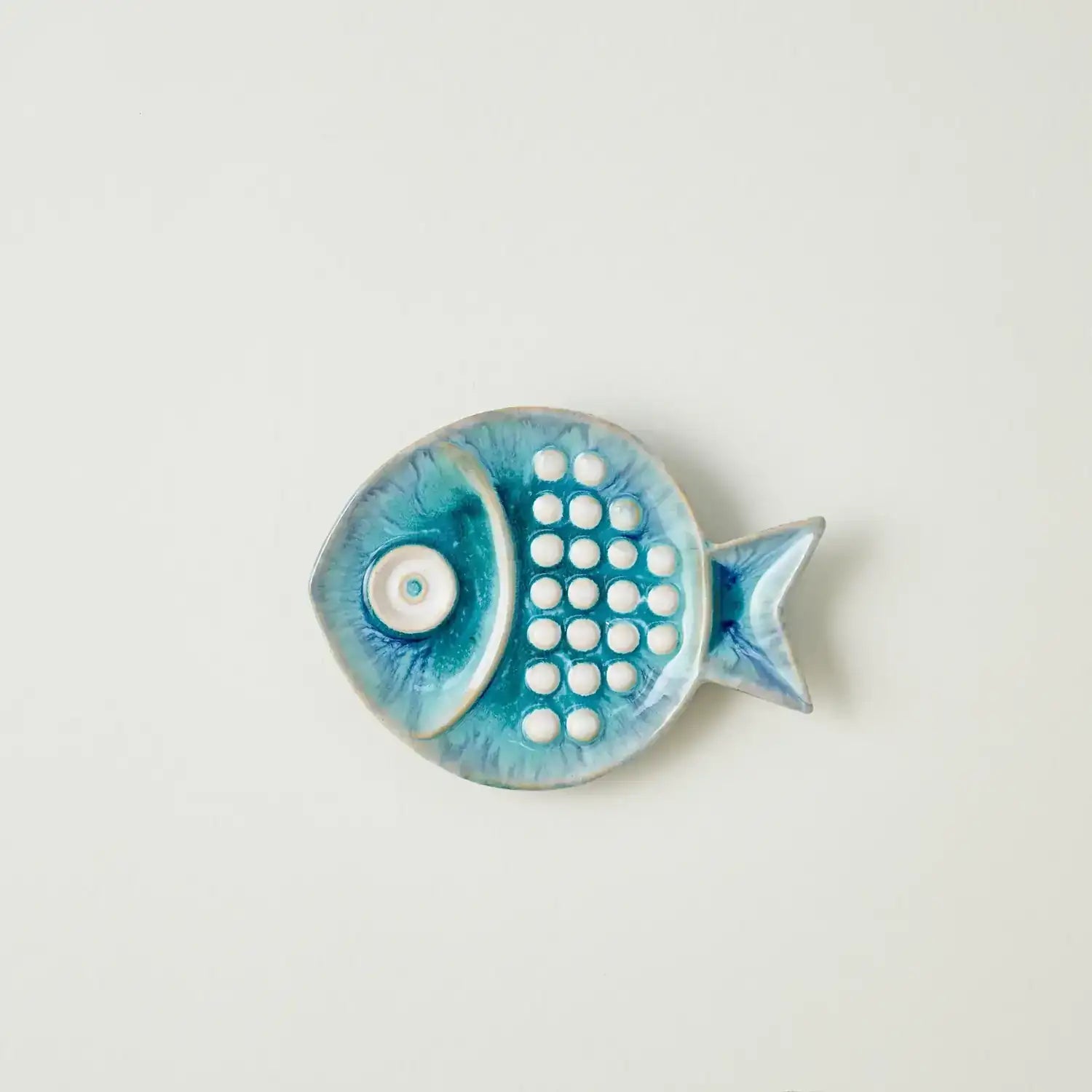 GLOBAL VIEWS BLUE FISH PLATE - Decorative Accents