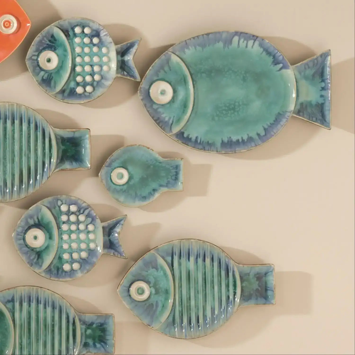 GLOBAL VIEWS BLUE FISH PLATE - Decorative Accents