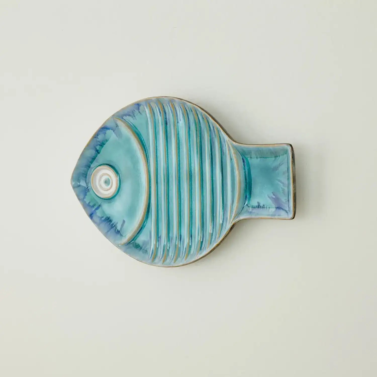 GLOBAL VIEWS BLUE FISH PLATE - Decorative Accents