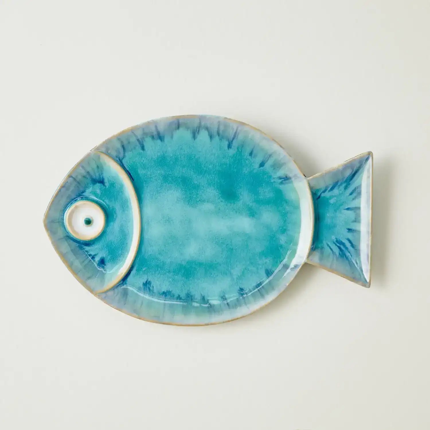 GLOBAL VIEWS BLUE FISH PLATE - Decorative Accents