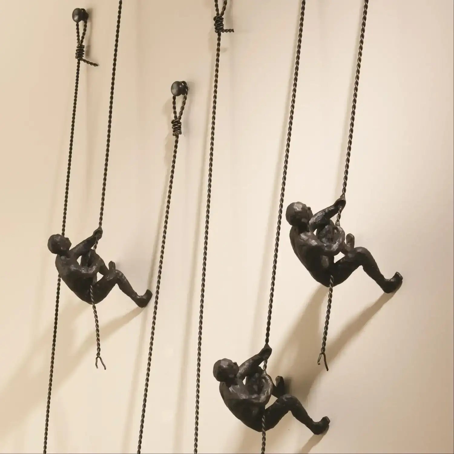 GLOBAL VIEWS CLIMBING MAN - Decorative Accents