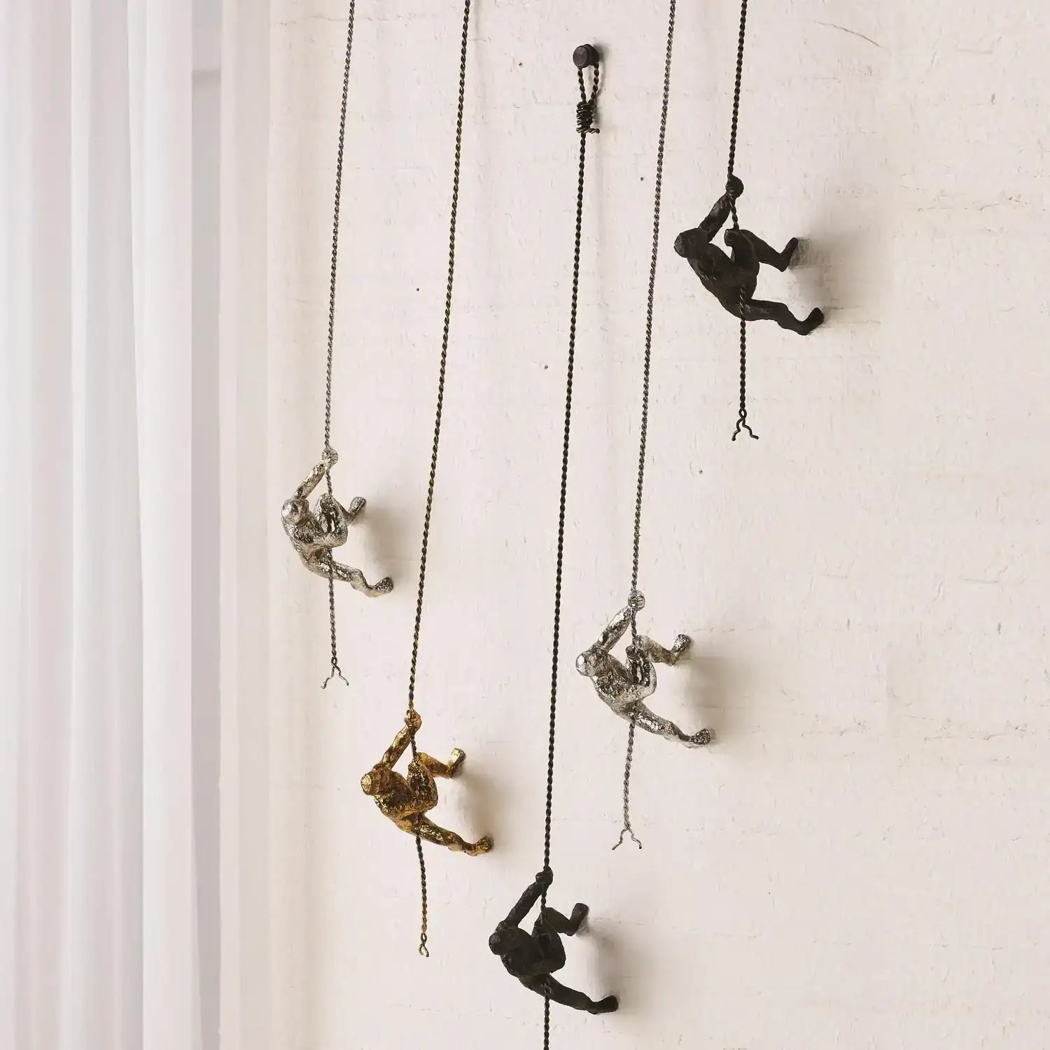 GLOBAL VIEWS CLIMBING MAN - Decorative Accents