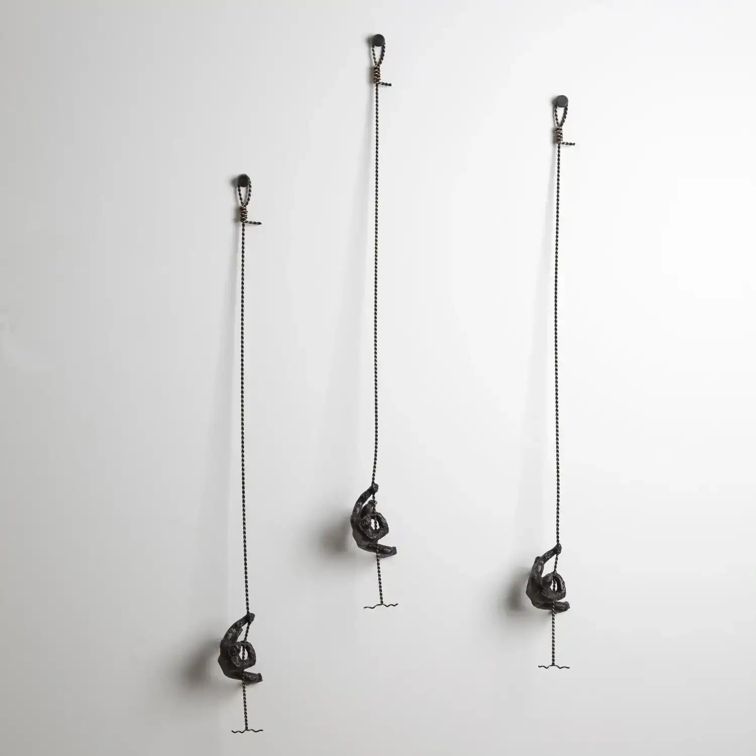 GLOBAL VIEWS CLIMBING MAN - Decorative Accents
