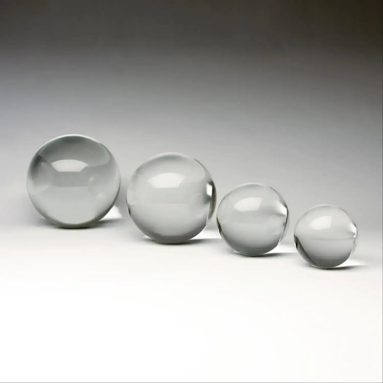 GLOBAL VIEWS CRYSTAL SPHERE - Decorative Accents