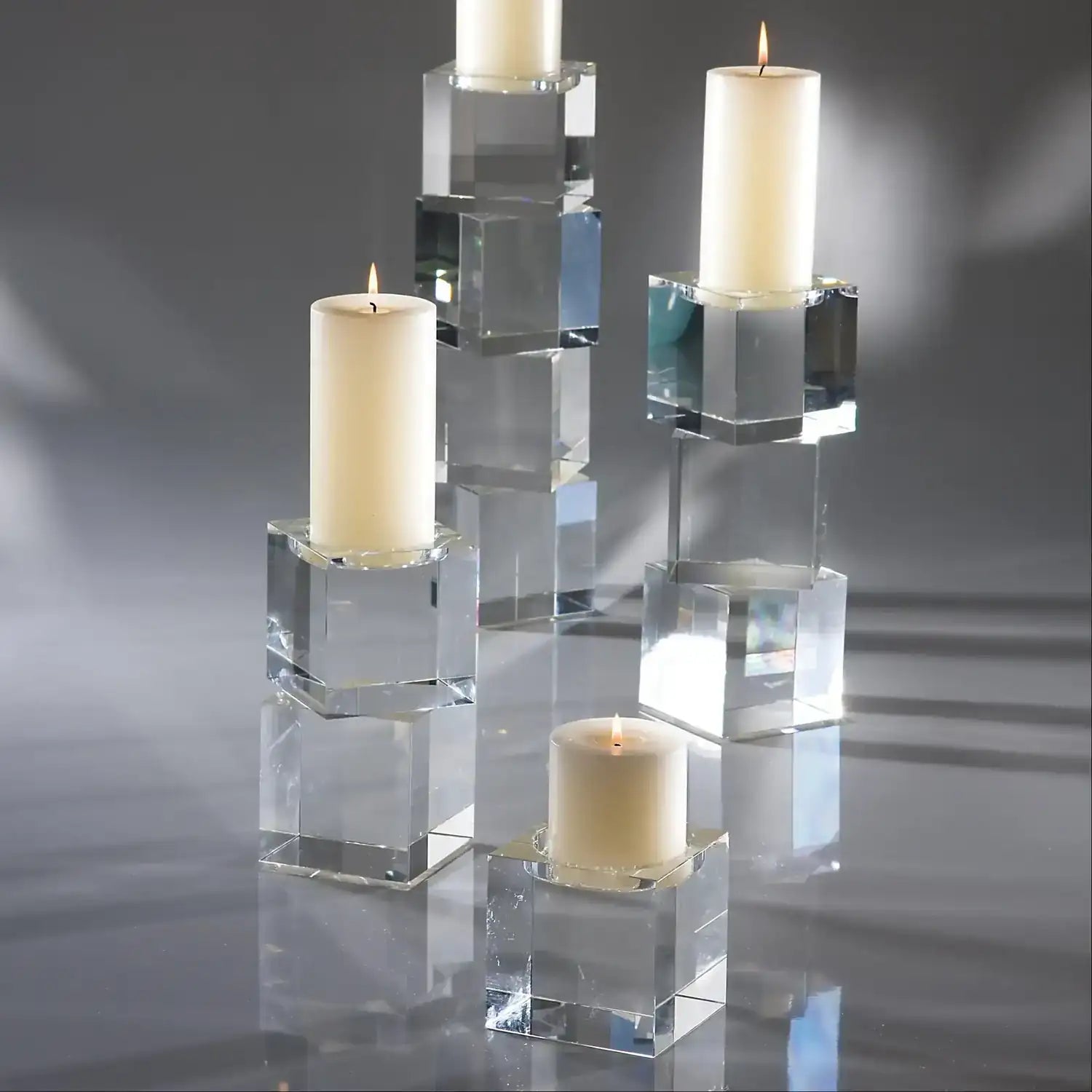 GLOBAL VIEWS ESCALIER PILLAR C/H - Decorative Accents