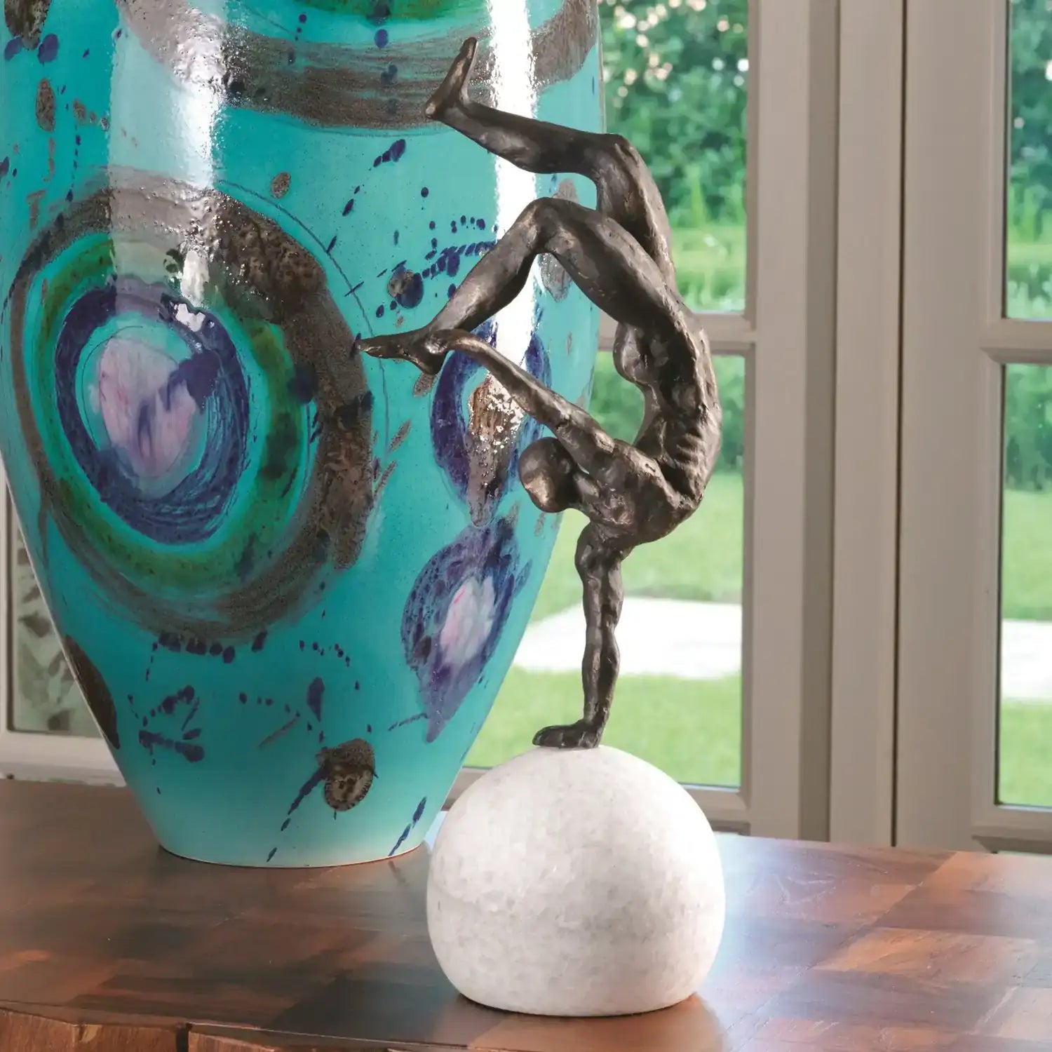 GLOBAL VIEWS ONE HAND BALANCING ACT - Decorative Accents