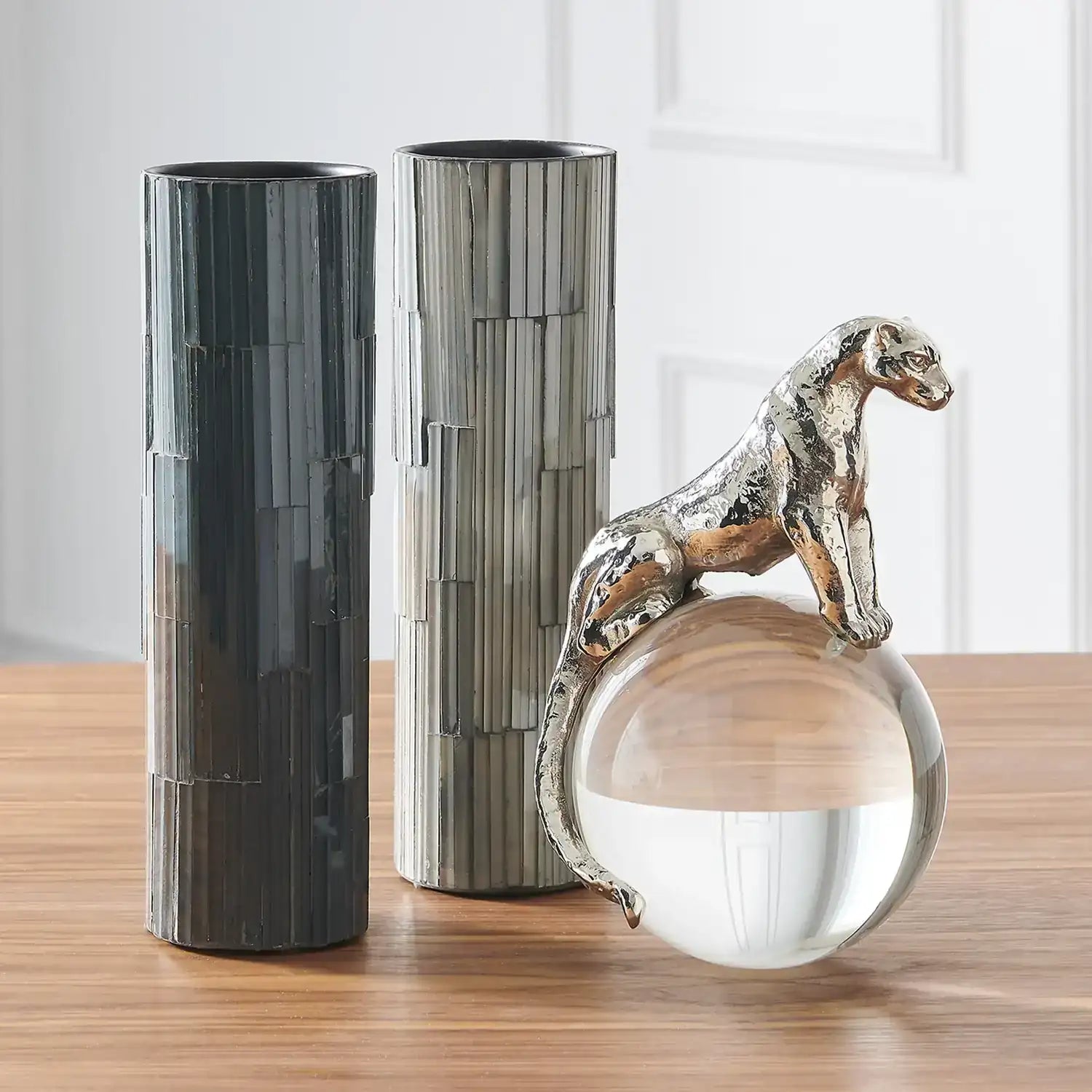 GLOBAL VIEWS JAGUAR ON CRYSTAL SPHERE - Decorative Accents
