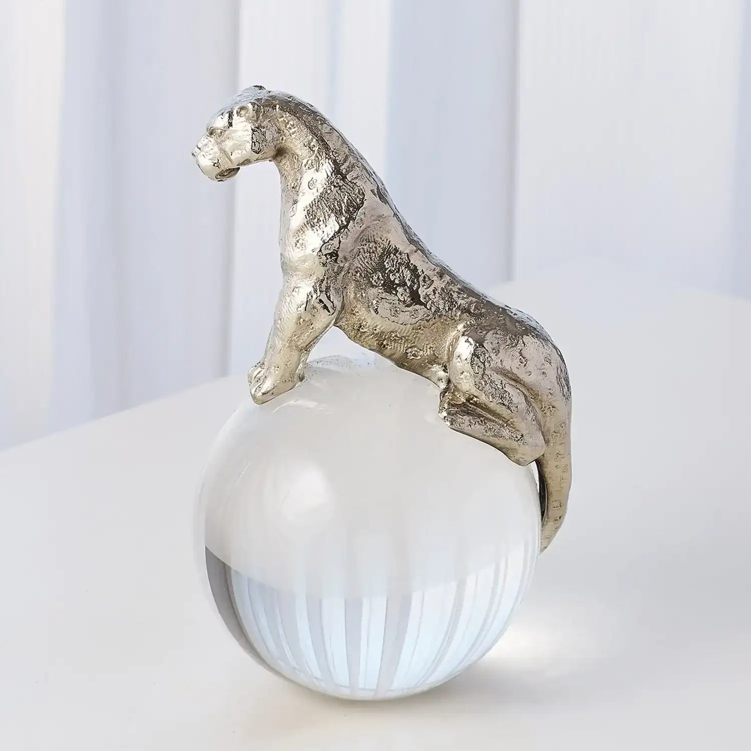 GLOBAL VIEWS JAGUAR ON CRYSTAL SPHERE - Decorative Accents