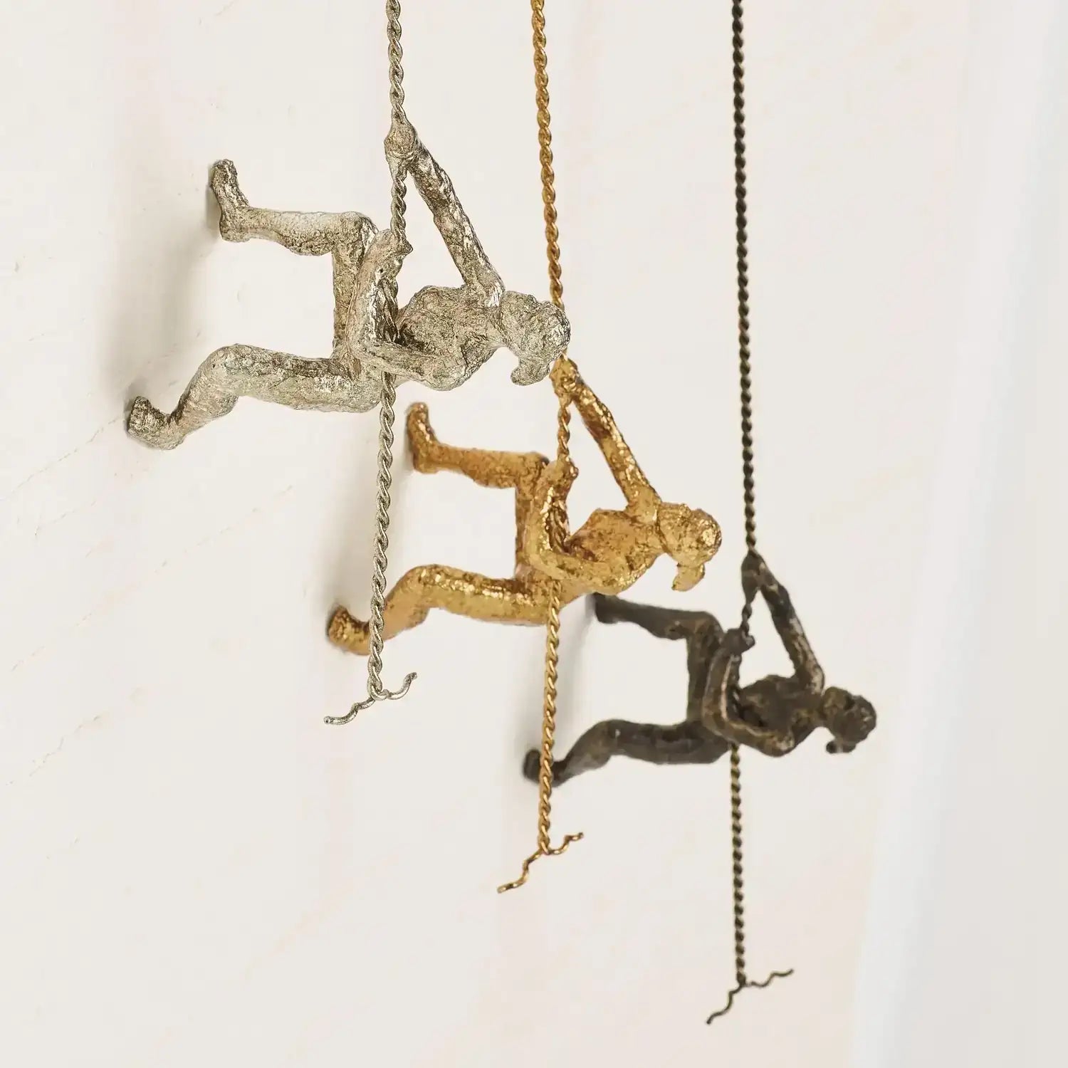 GLOBAL VIEWS CLIMBING WOMAN - Decorative Accents