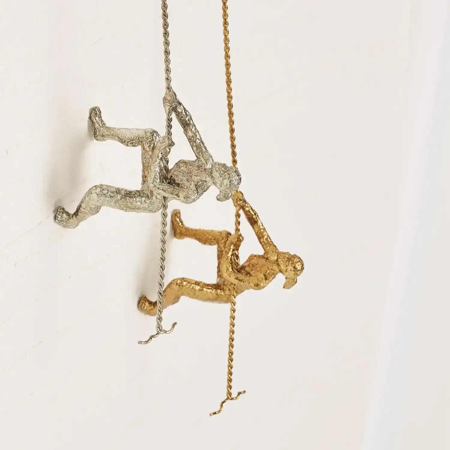 GLOBAL VIEWS CLIMBING WOMAN - Decorative Accents