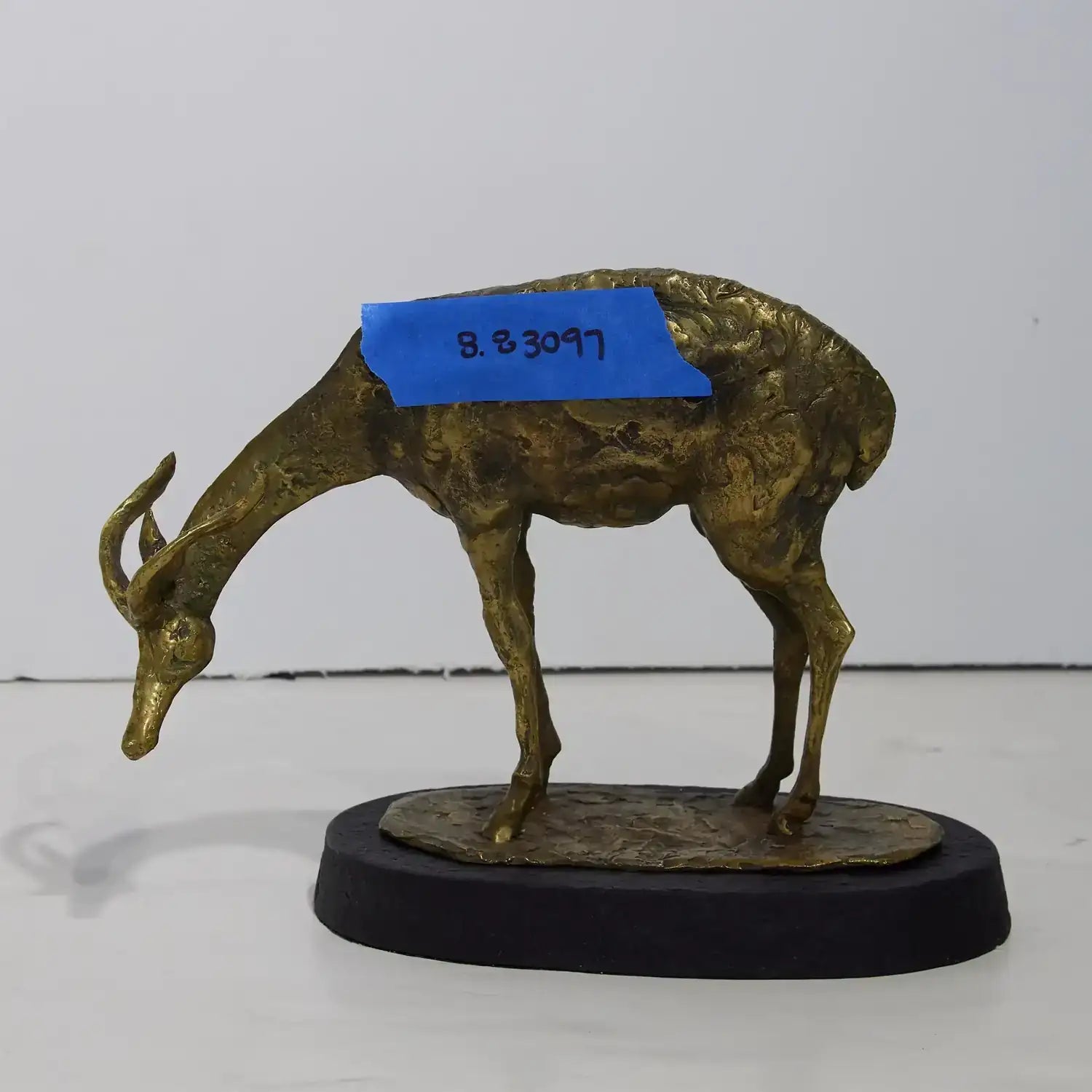 GLOBAL VIEWS NARA BOWING DEER - Decorative Accents