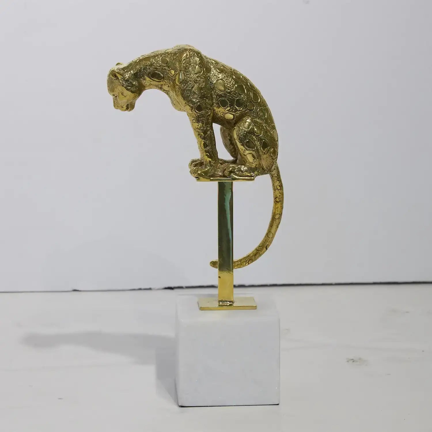 GLOBAL VIEWS PERCHED JAGUAR ON STAND - Decorative Accents