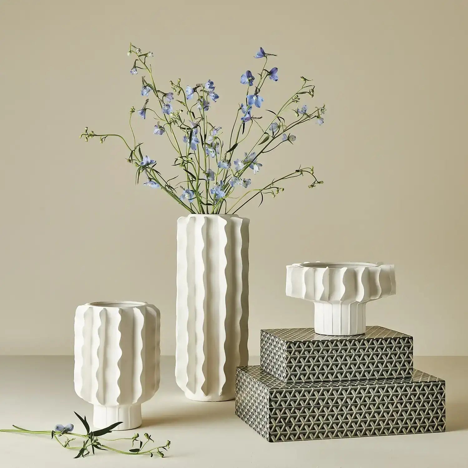 GLOBAL VIEWS FRILLED VASE - Decorative Accents