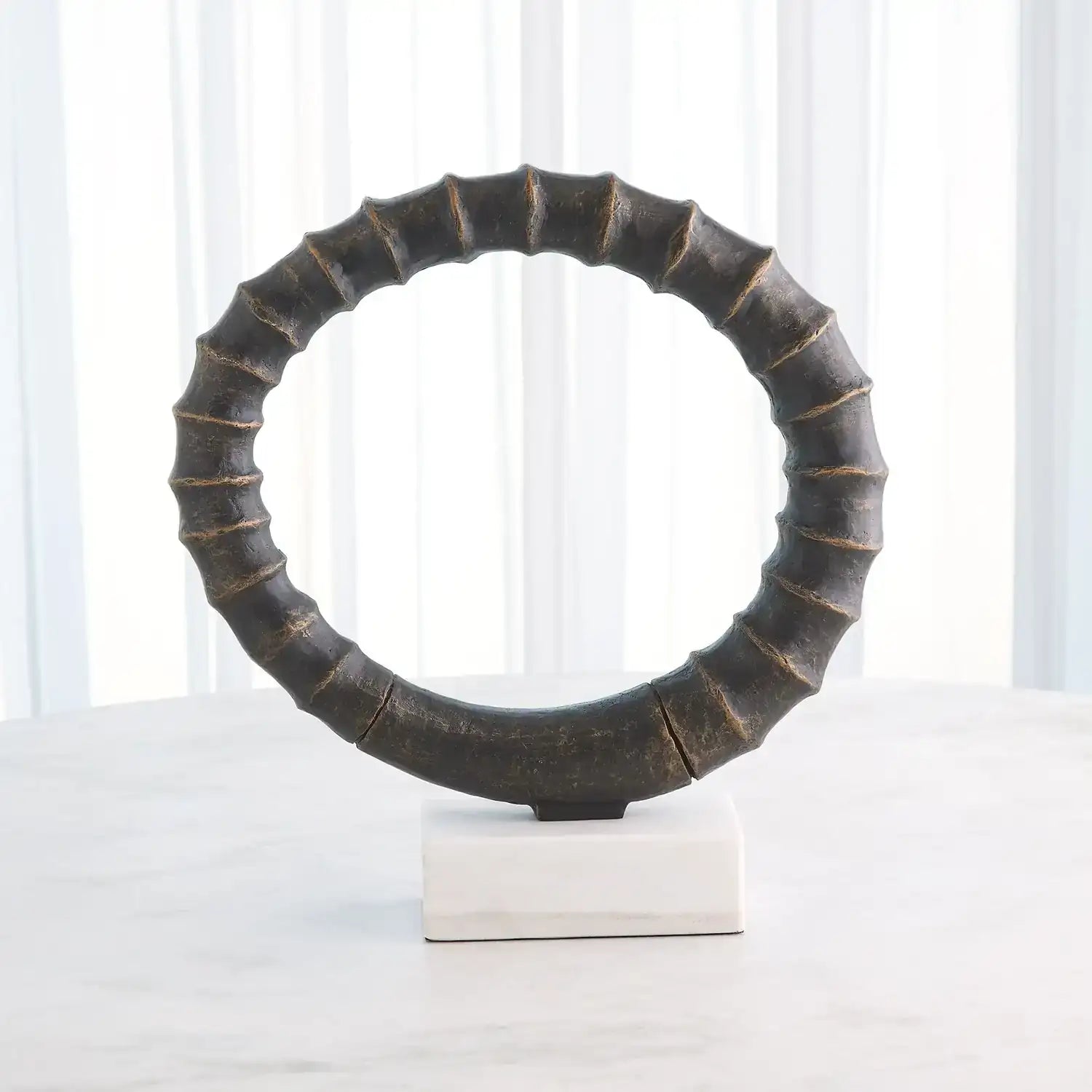GLOBAL VIEWS INFINITY HORN SCULPTURE - Decorative Accents