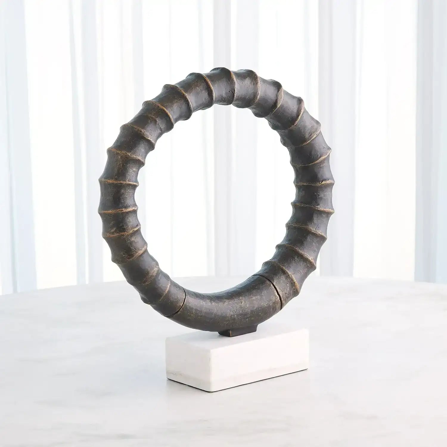 GLOBAL VIEWS INFINITY HORN SCULPTURE - Decorative Accents