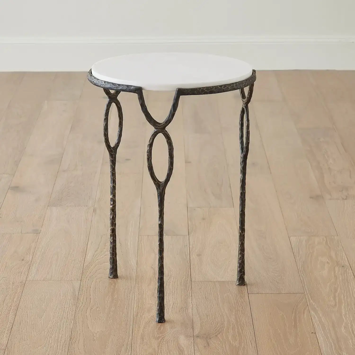 GLOBAL VIEWS CHISELED LOOP TABLE - Side