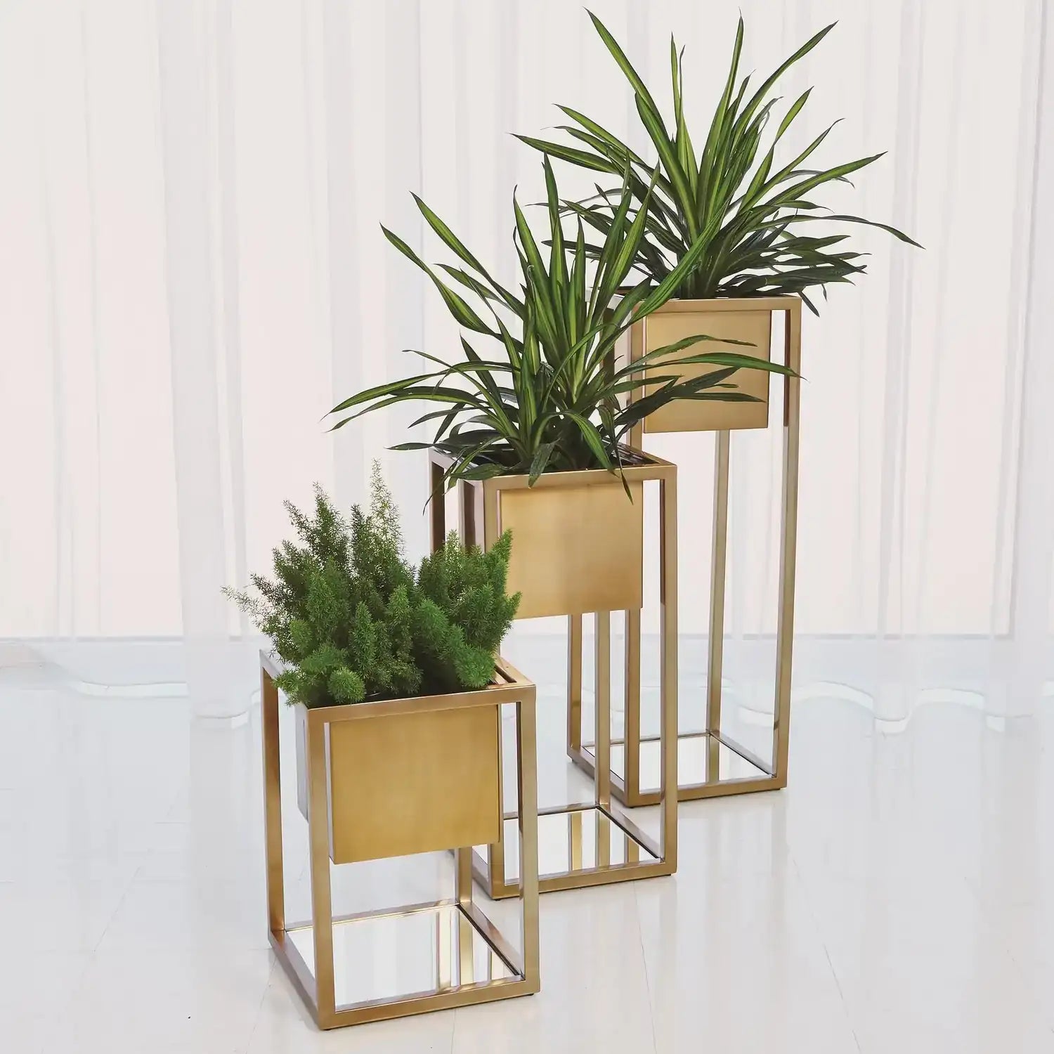 GLOBAL VIEWS ESCHER PEDESTAL/PLANTER - Decorative Accents