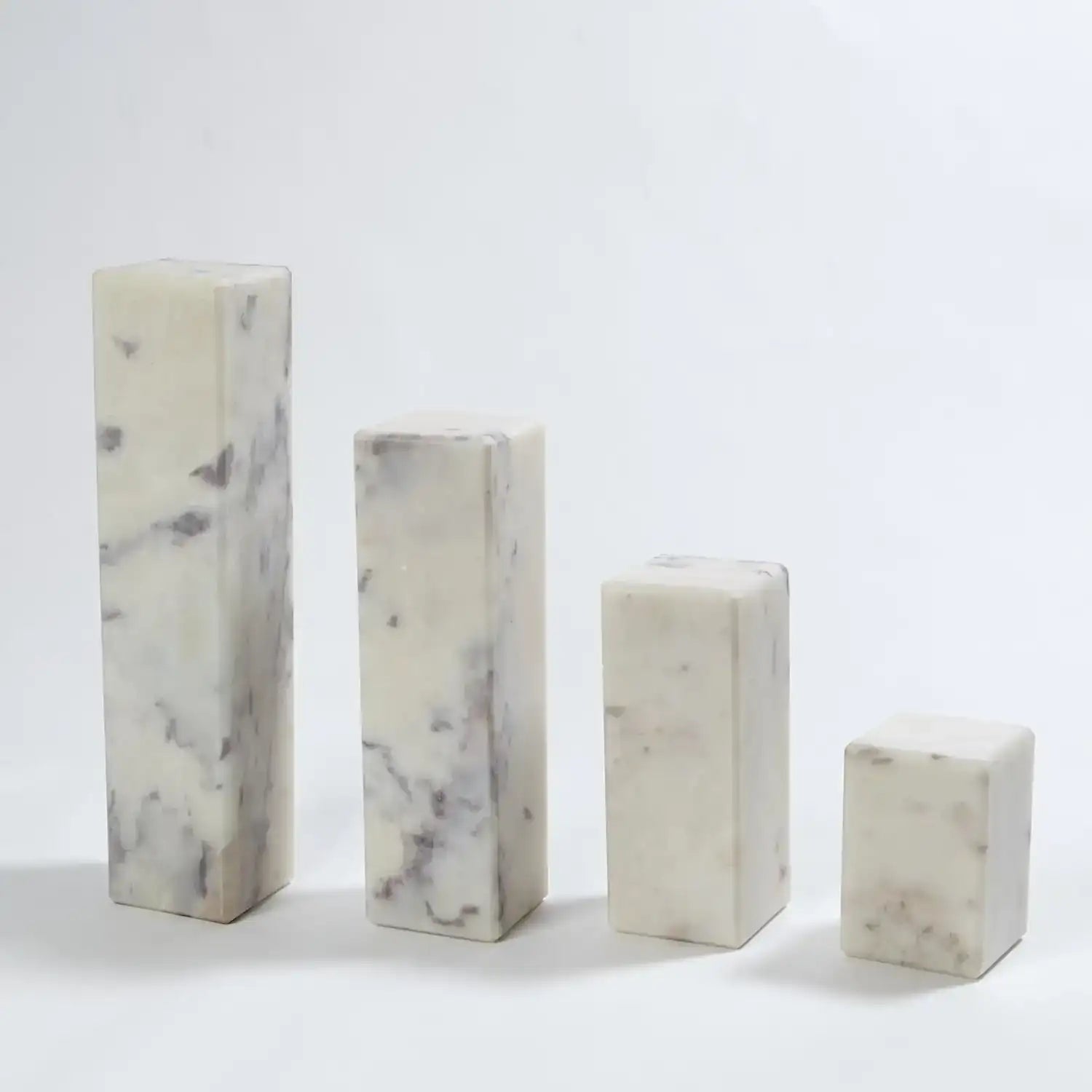 GLOBAL VIEWS 4" MARBLE MINI PEDESTAL/RISER - Decorative Accents