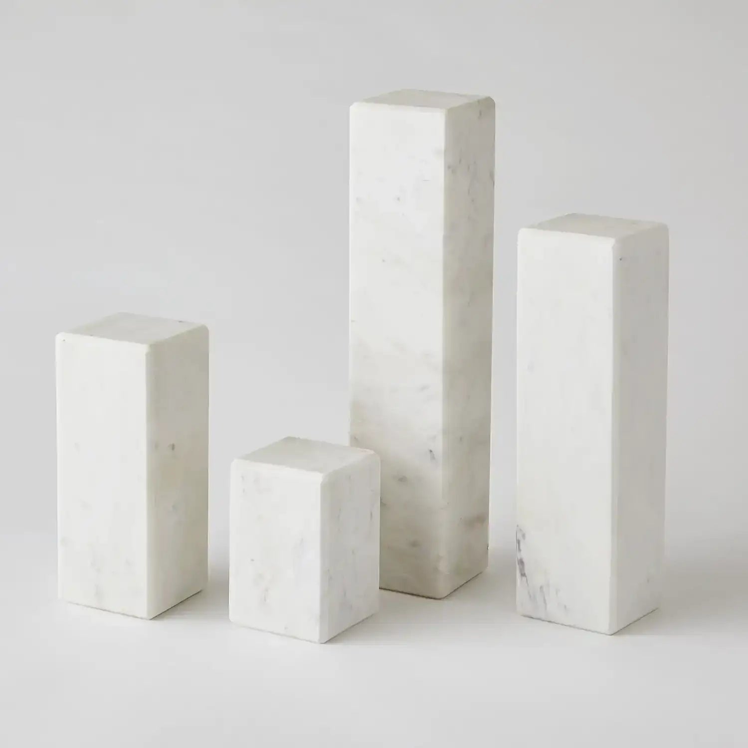 GLOBAL VIEWS 4" MARBLE MINI PEDESTAL/RISER - Decorative Accents