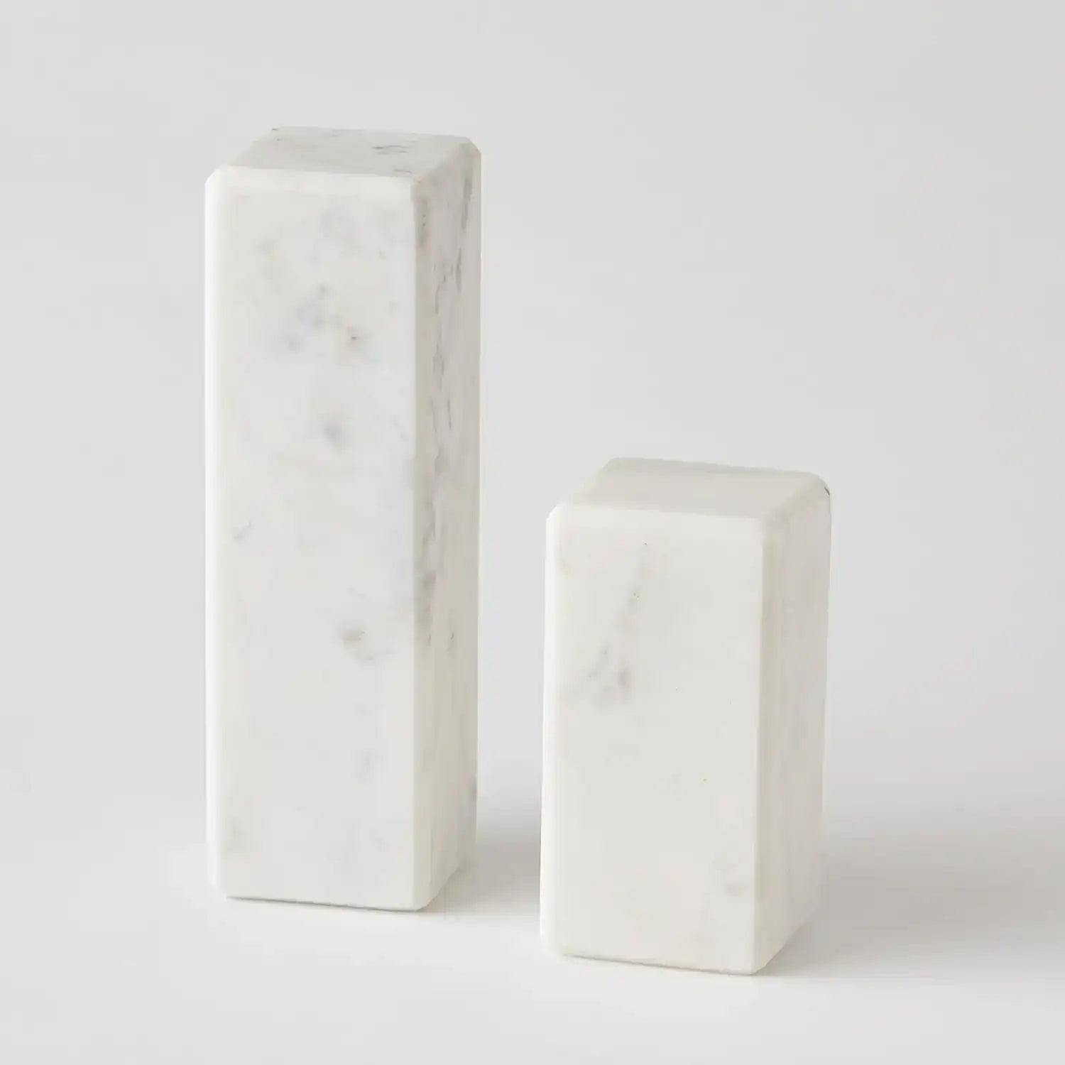 GLOBAL VIEWS 3" MARBLE MINI PEDESTAL/RISER - Decorative Accents