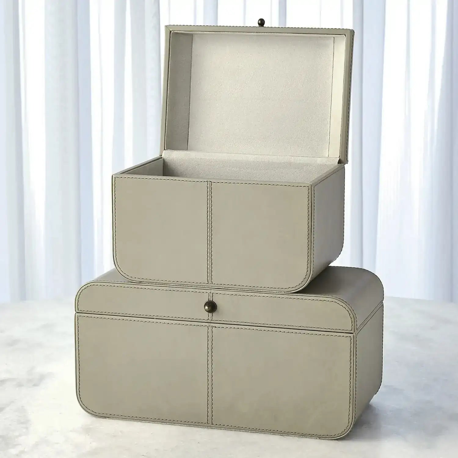 GLOBAL VIEWS CURVED CORNER BOX - Decorative Accents