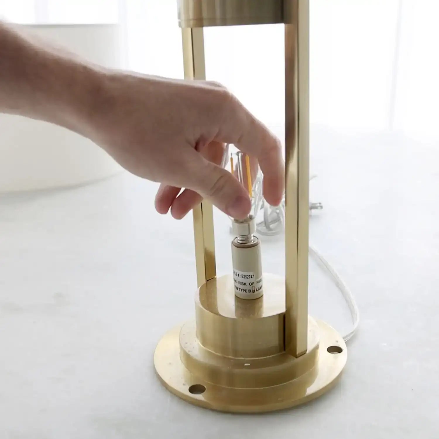 GLOBAL VIEWS, ALABASTER INNER LIGHT LAMP, TABLE LAMPS