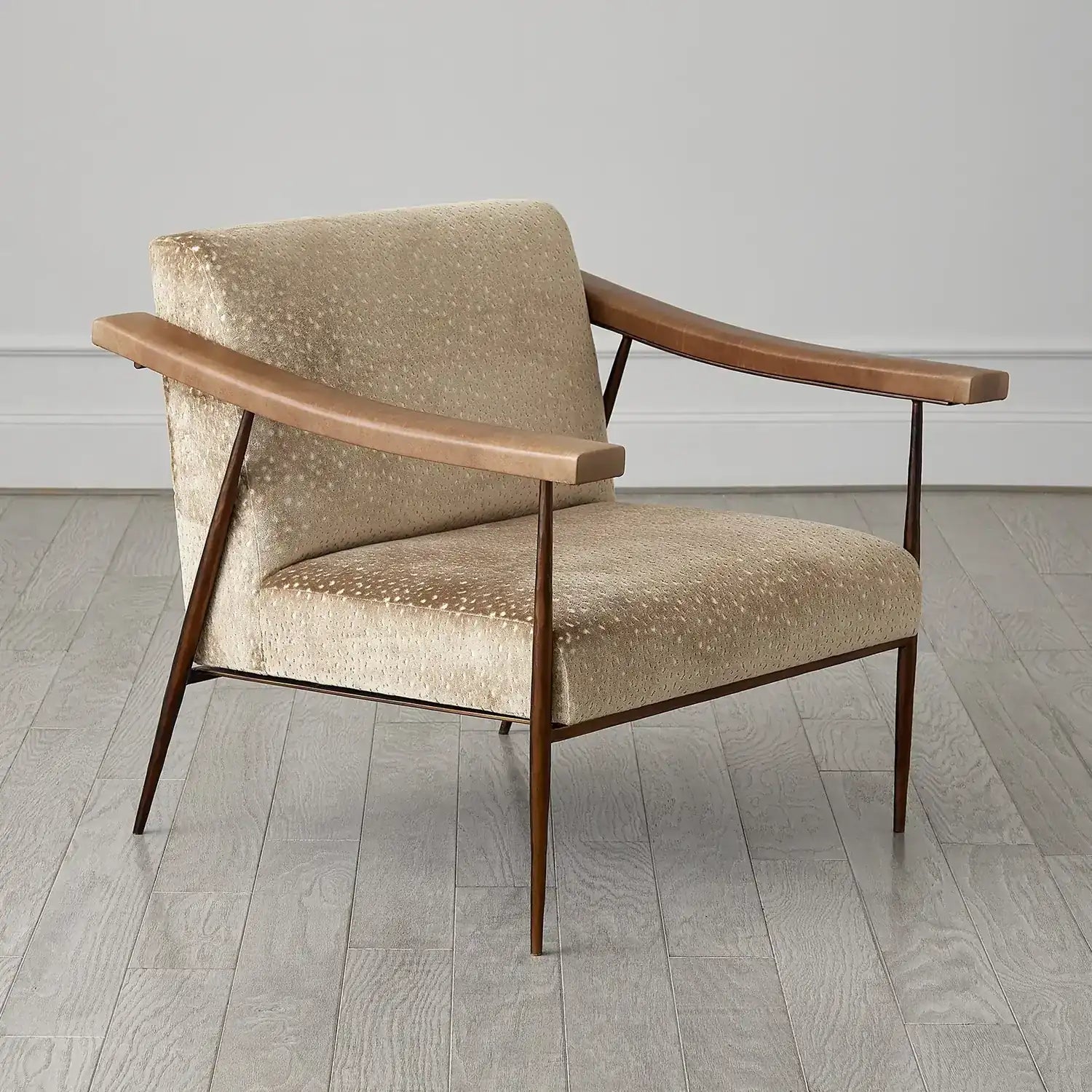 GLOBAL VIEWS L. BROOKS FABRIC/LEATHER CHAIR - Lounge