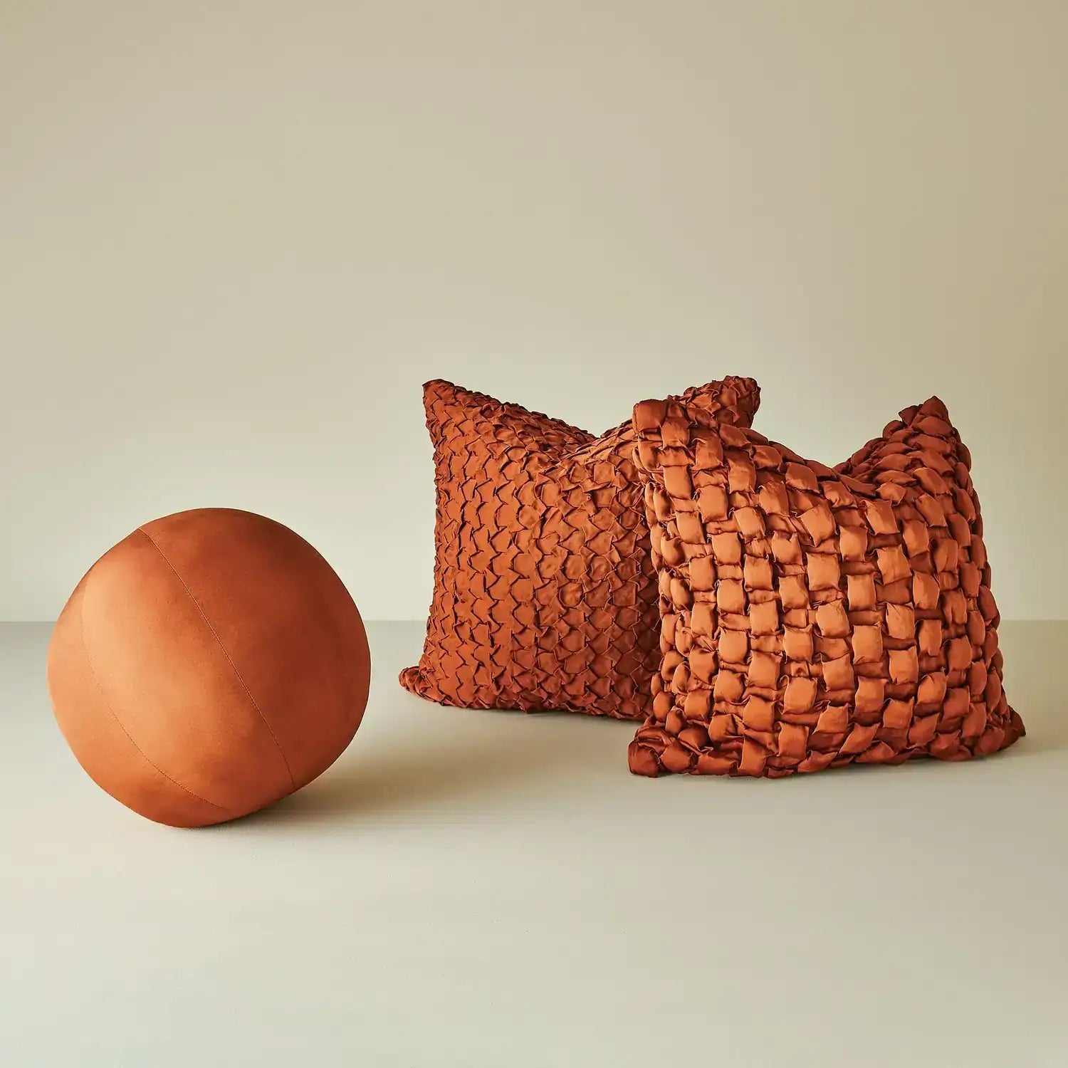 GLOBAL VIEWS RONDE PILLOW - Decorative Accents