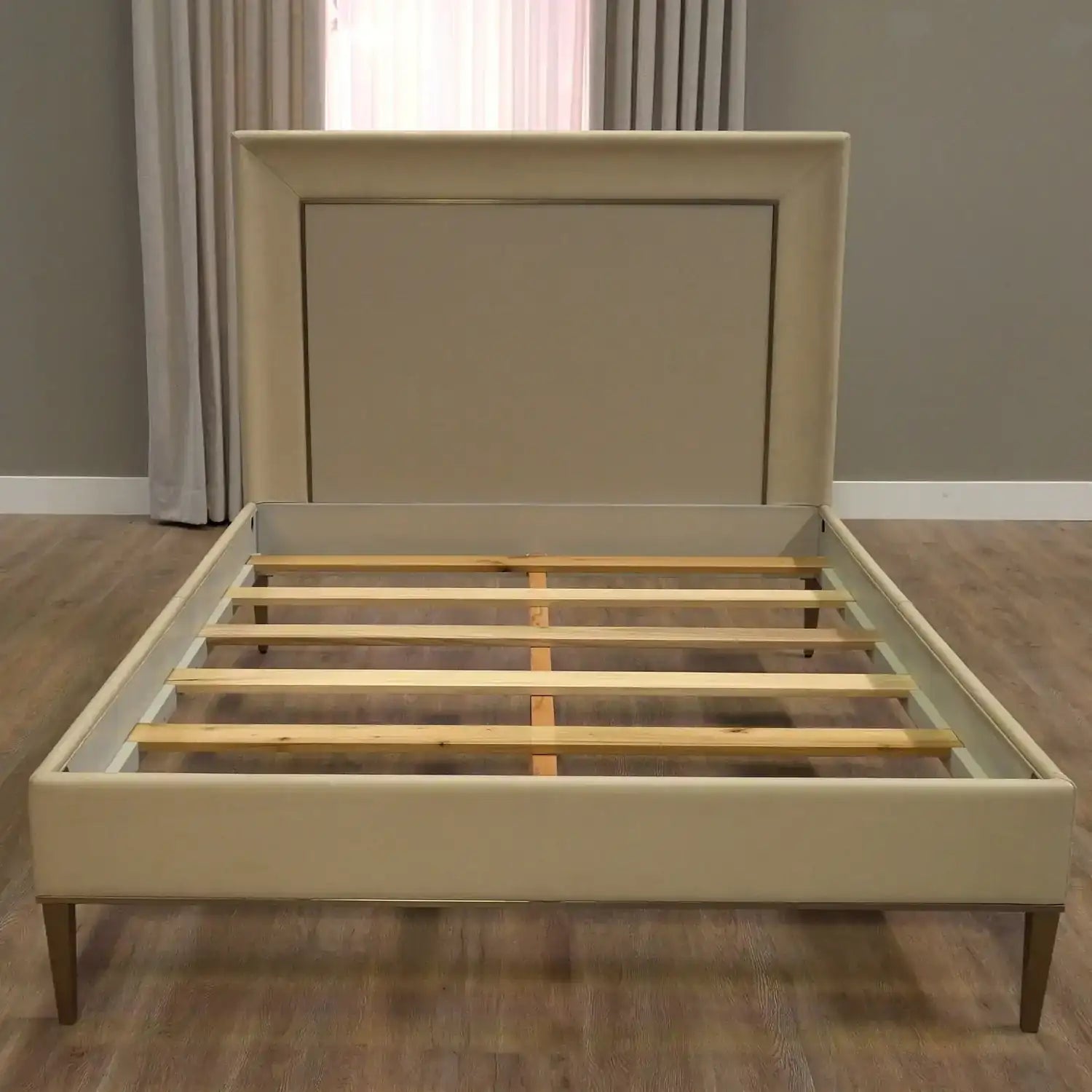 GLOBAL VIEWS ELLIPSE QUEEN BED - Beds