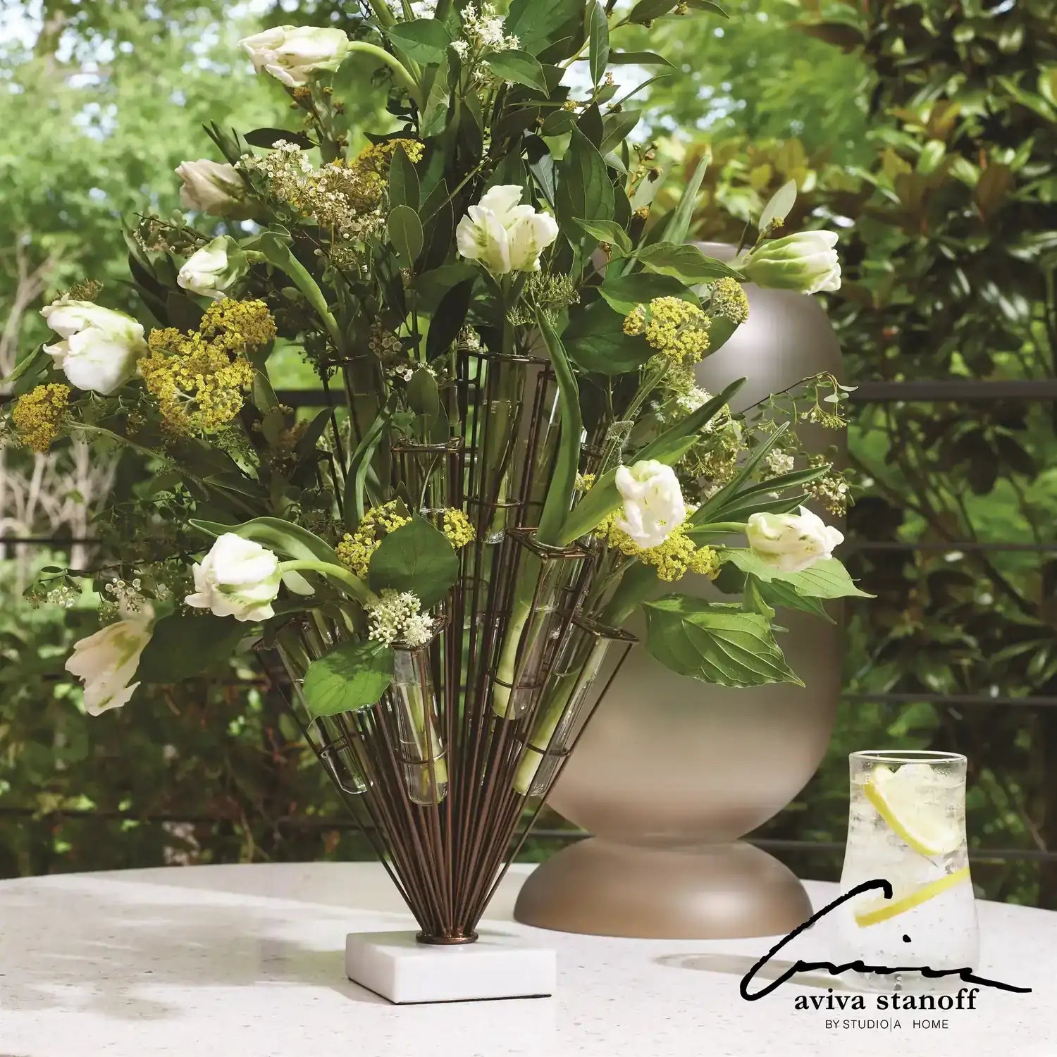 GLOBAL VIEWS FLAUNT FLOWER SCULPTURE - Decorative Accents