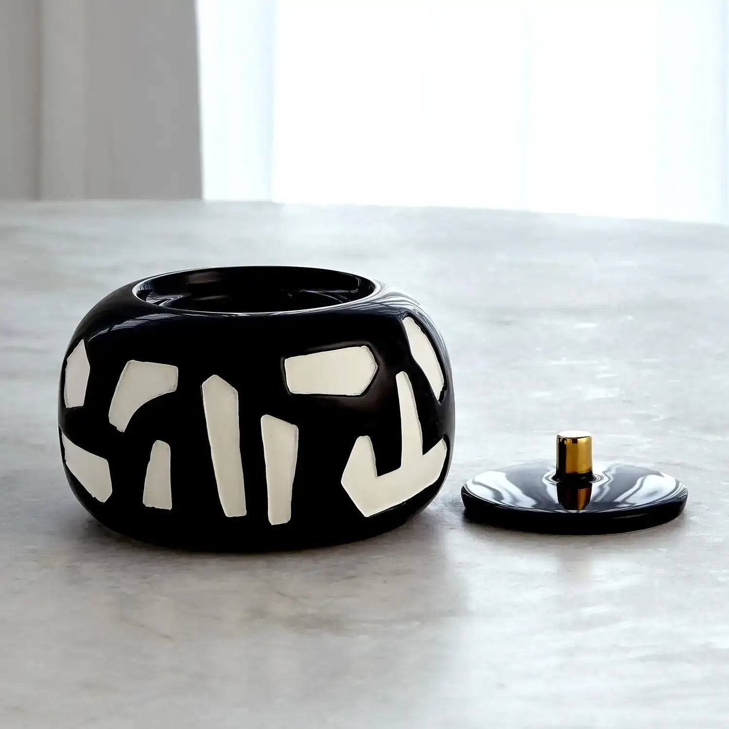 GLOBAL VIEWS ABSTRACT JAR - Decorative Accents