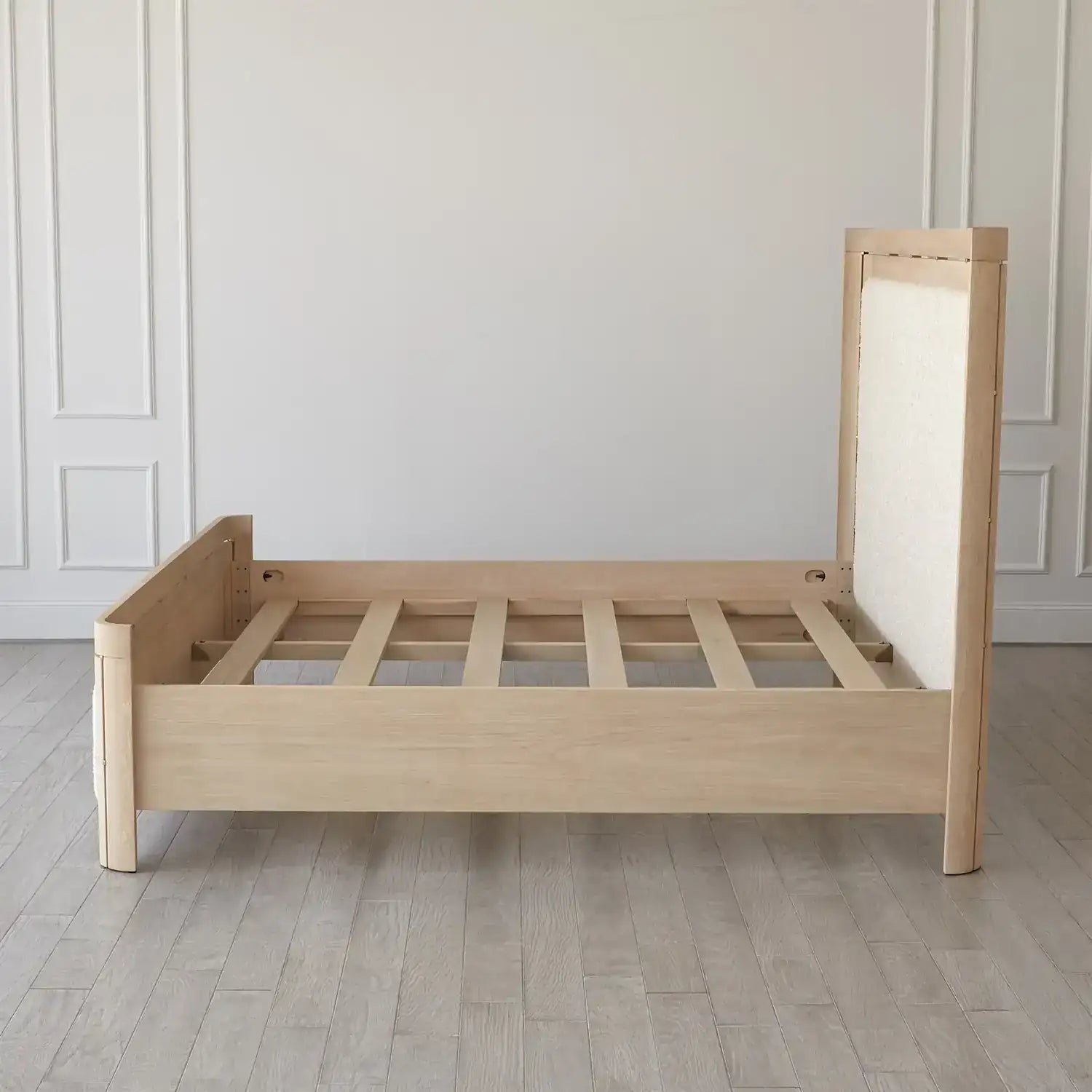 GLOBAL VIEWS PAXTON KING BED - Beds