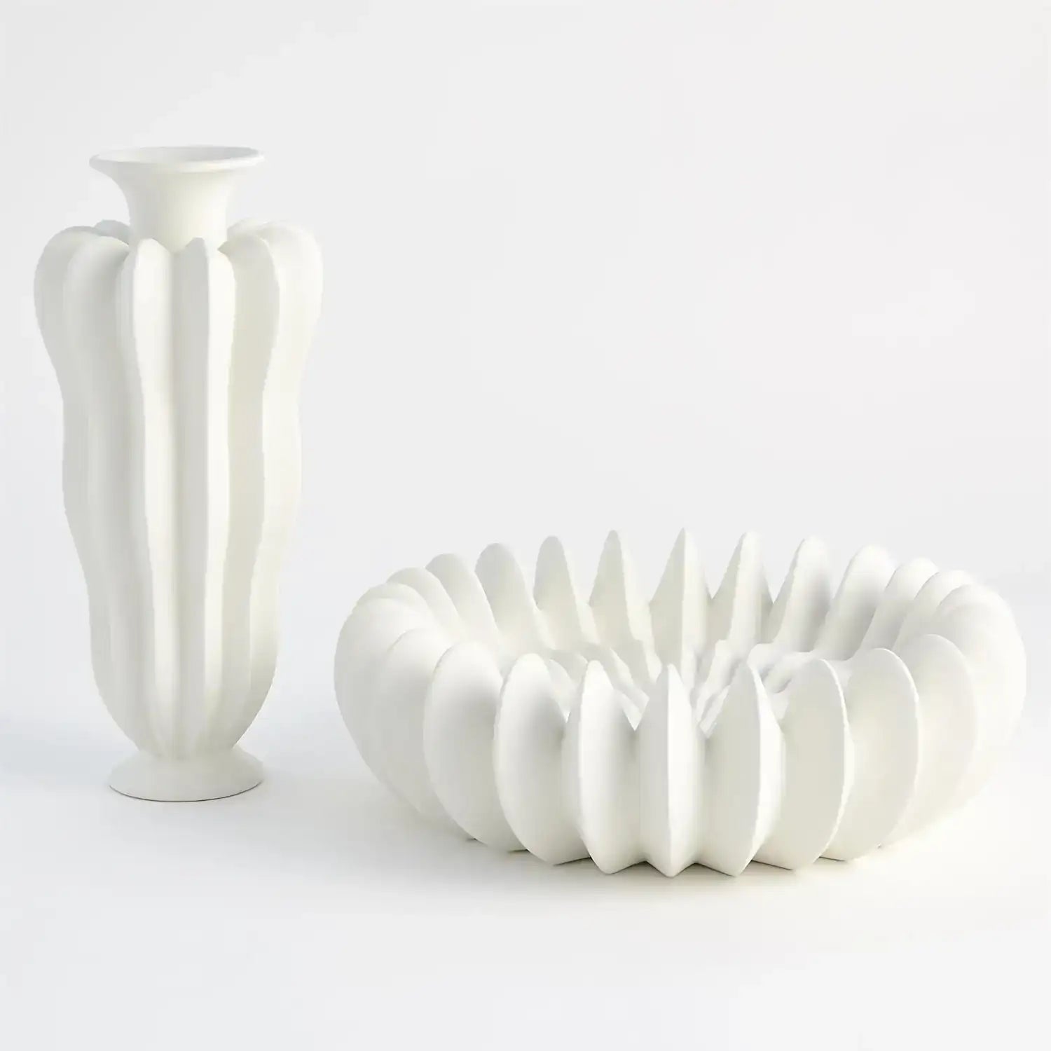 GLOBAL VIEWS SPICCHI LINE VASE - Decorative Accents
