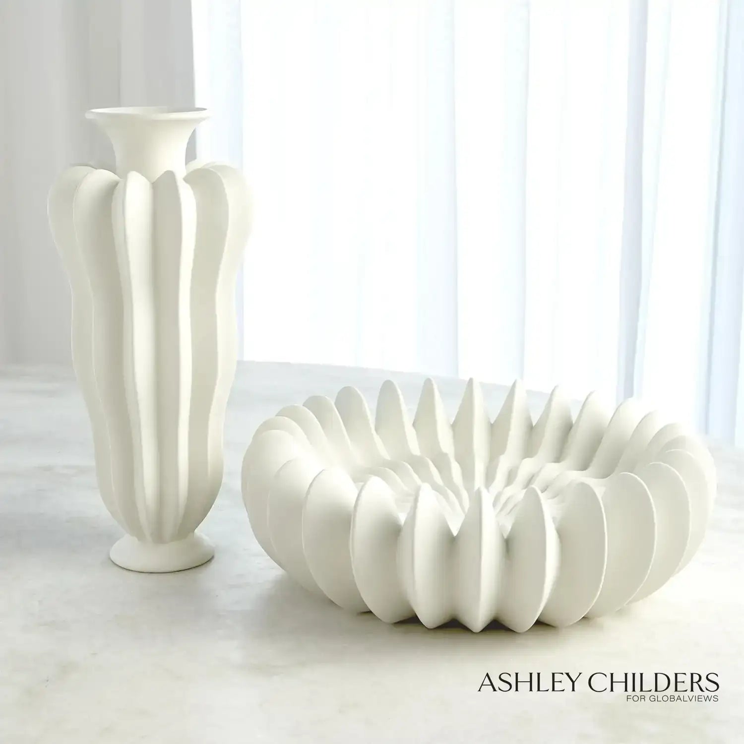 GLOBAL VIEWS SPICCHI LINE VASE - Decorative Accents