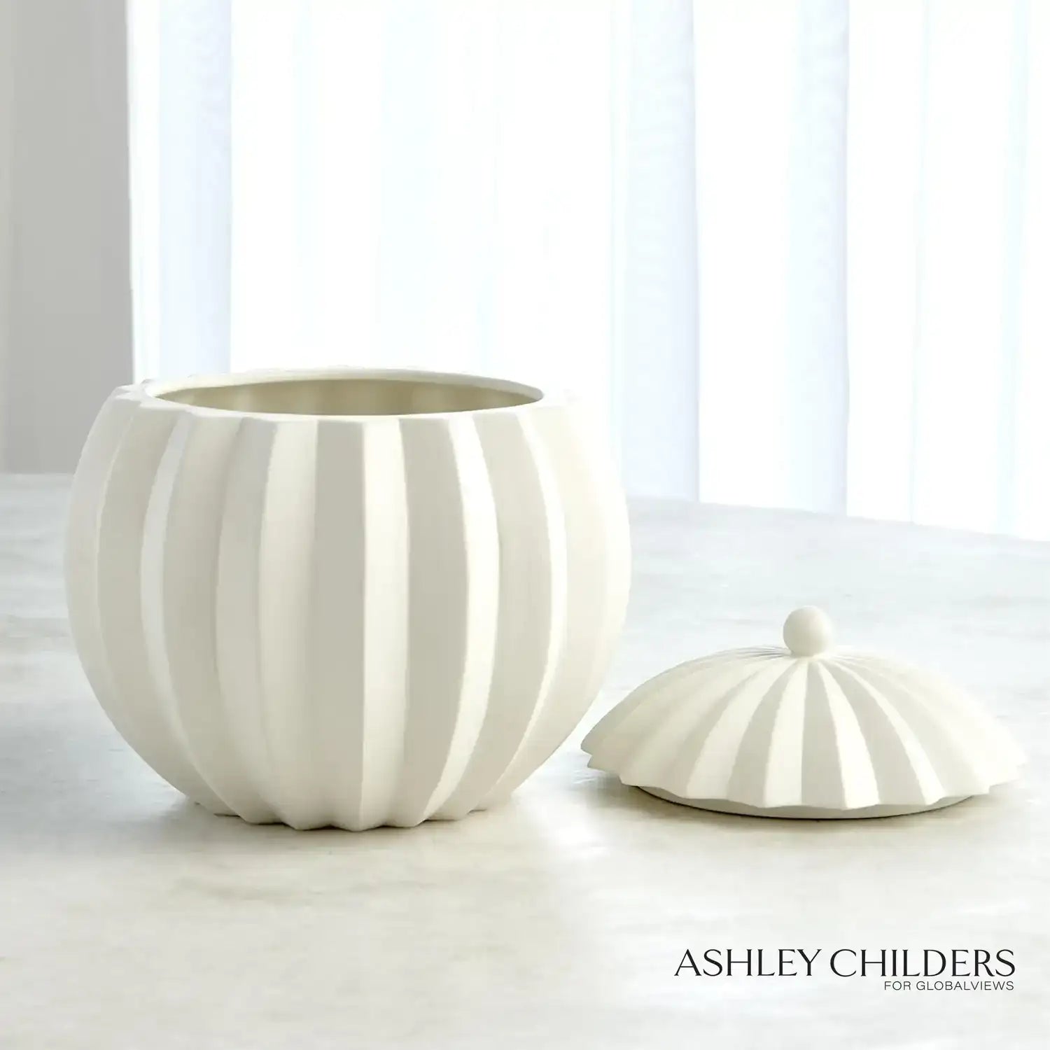 GLOBAL VIEWS SPICCHI LINE BOWL W/LID - Decorative Accents
